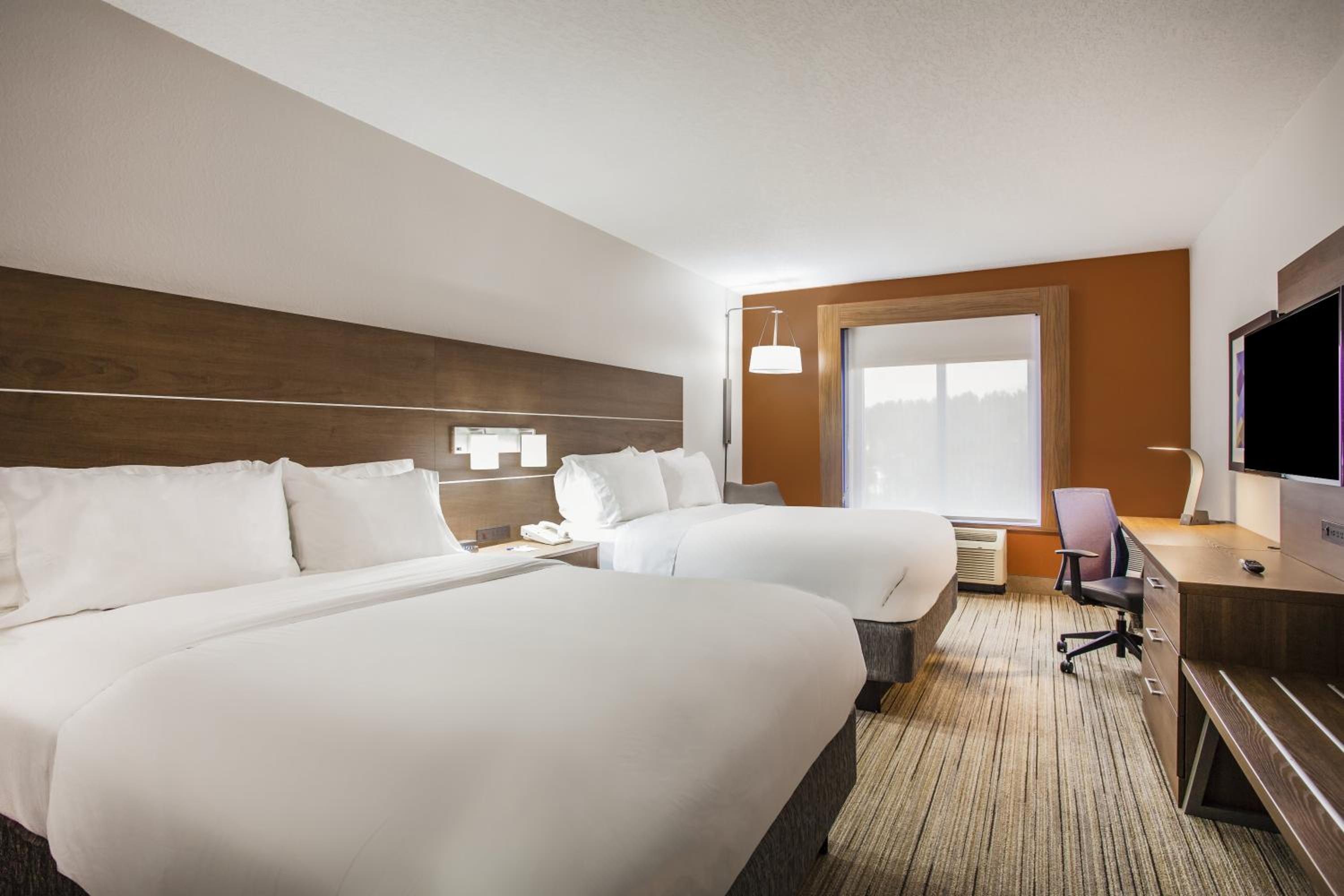 Allergy Free Queen Room with Two Queen Beds - Photo 10