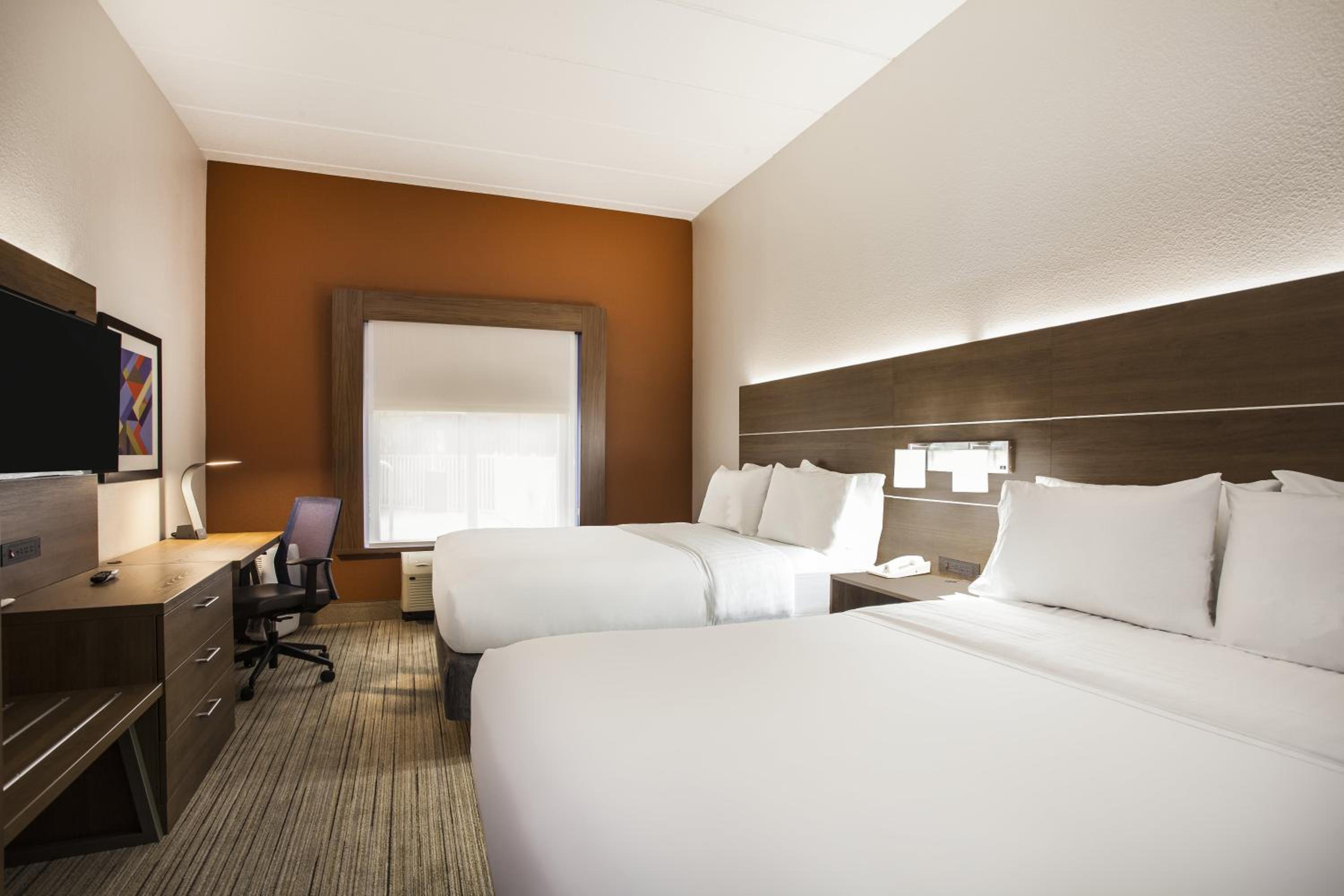 Allergy Free Queen Room with Two Queen Beds - Photo 8