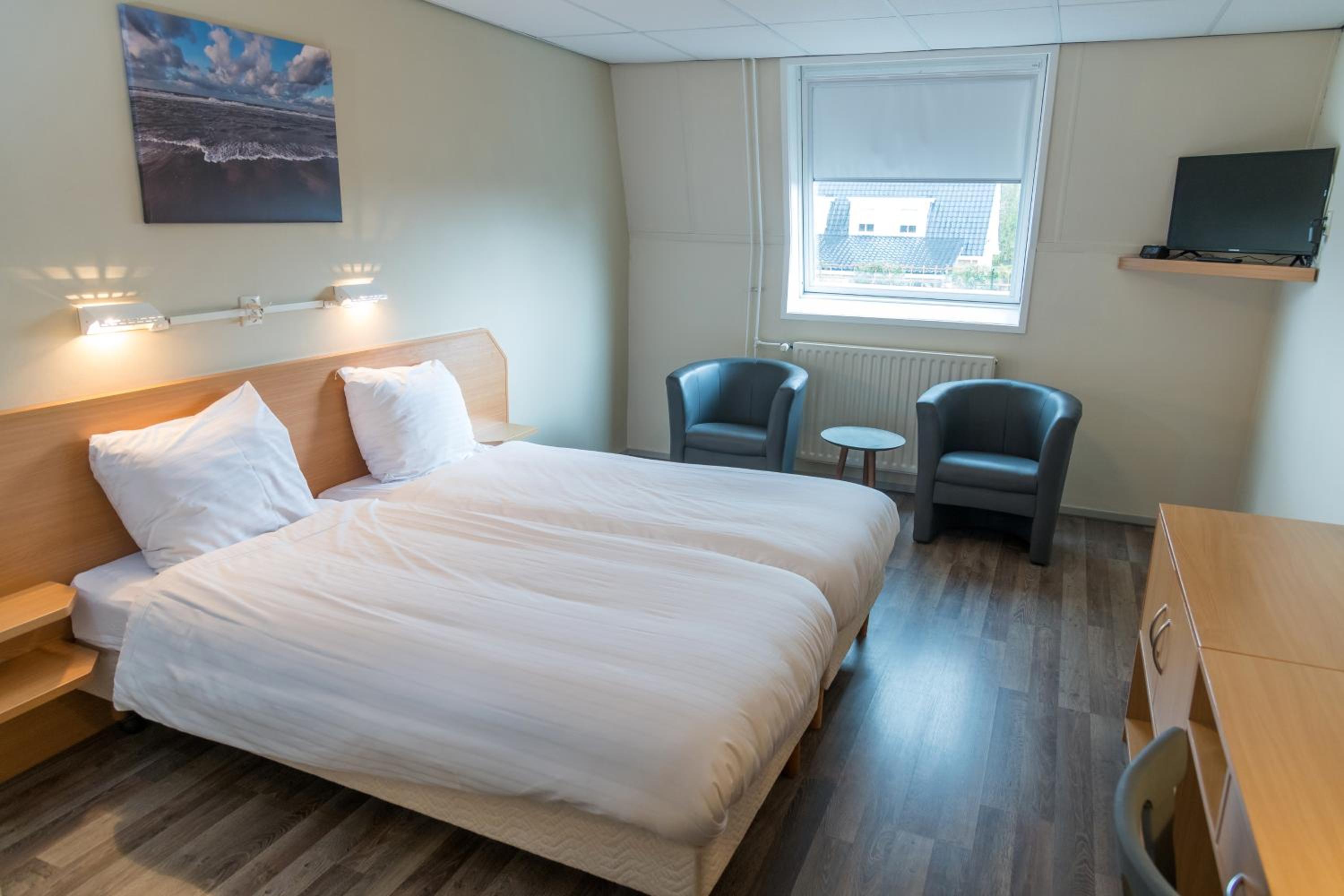 Standard Double Room photo 3