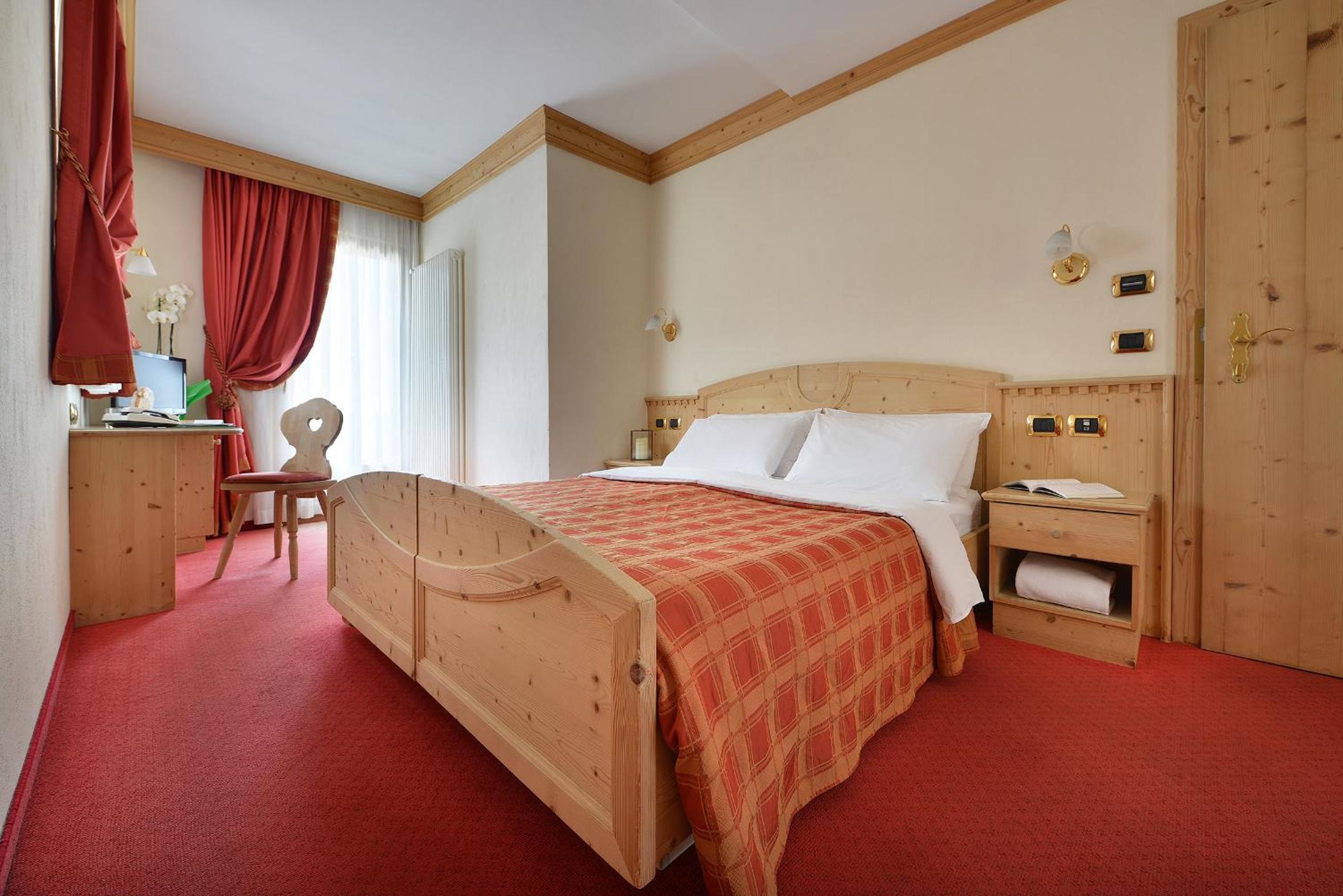 Double Room with Spa Bath photo 1