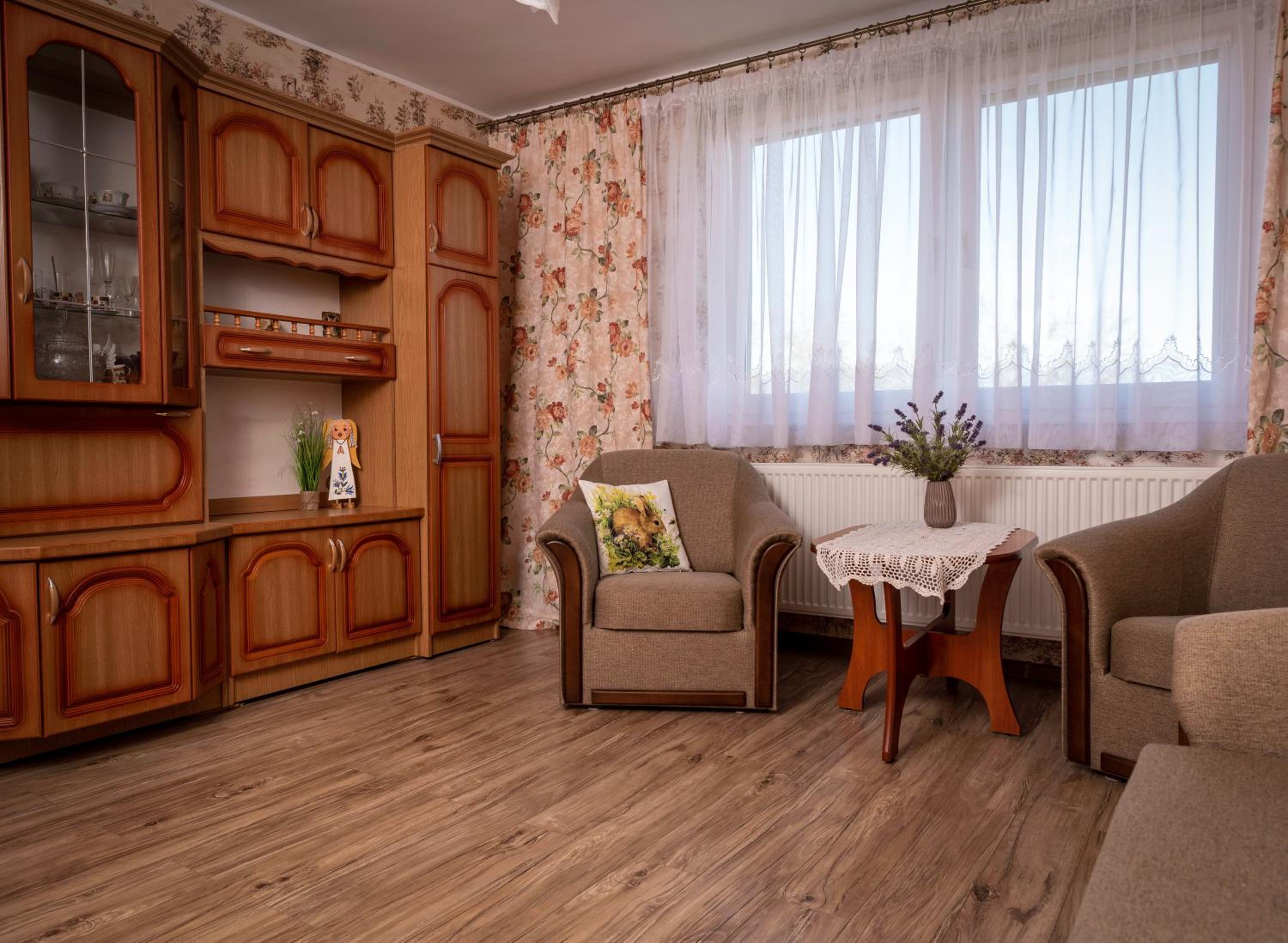 Three-Bedroom Apartment - Photo 32