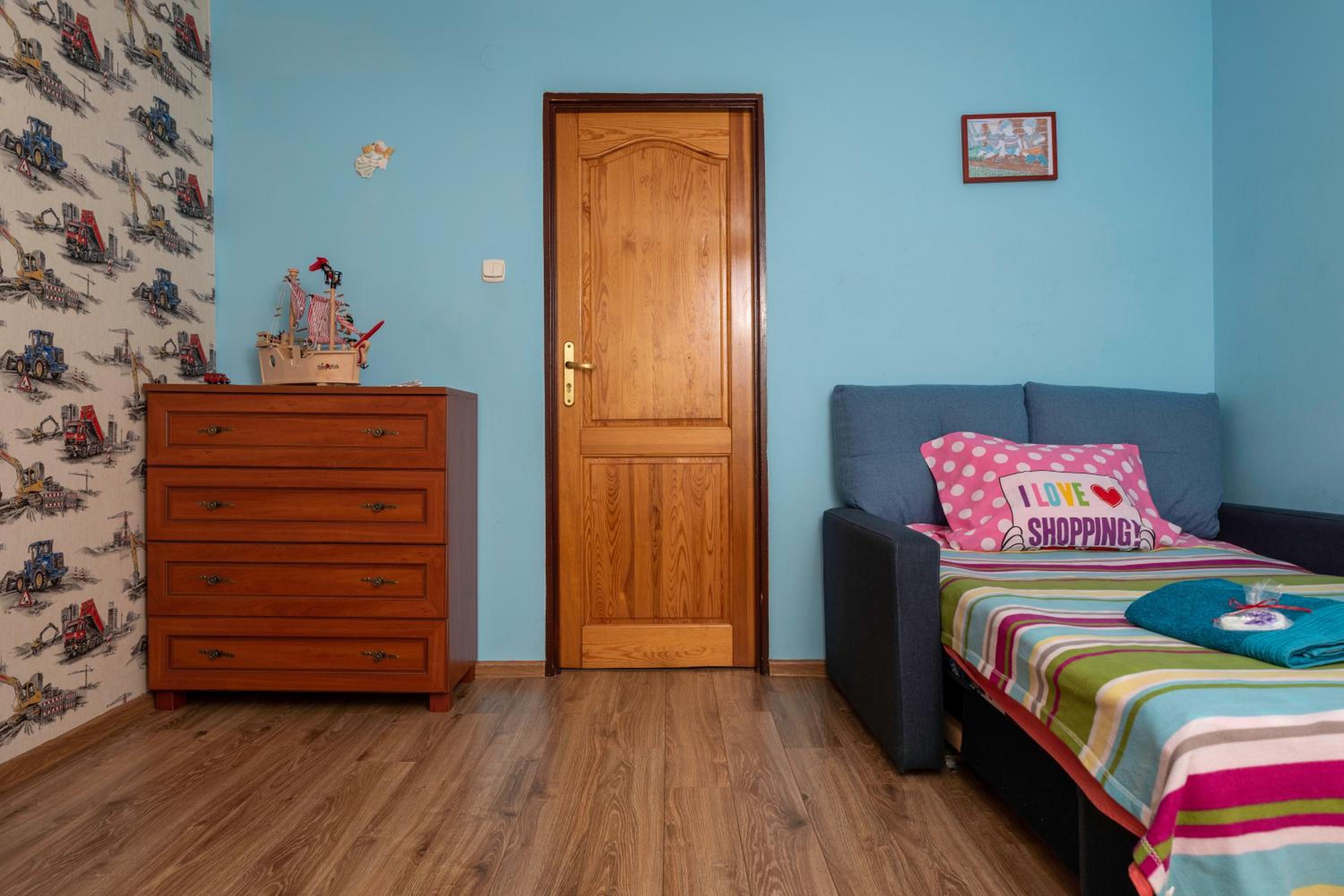 Three-Bedroom Apartment - Photo 33
