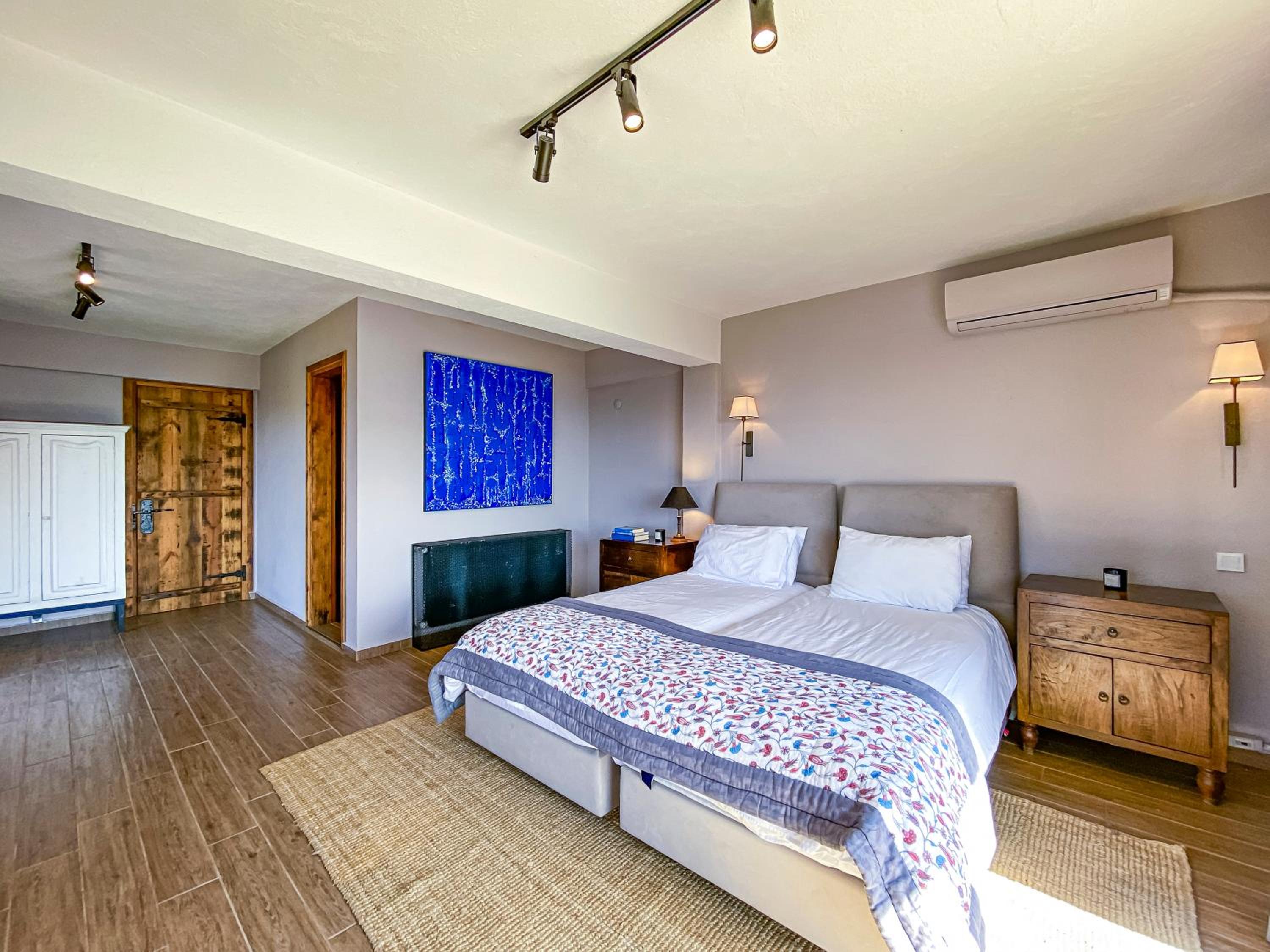 Deluxe Room with Terrace & Sea View  - Photo 10