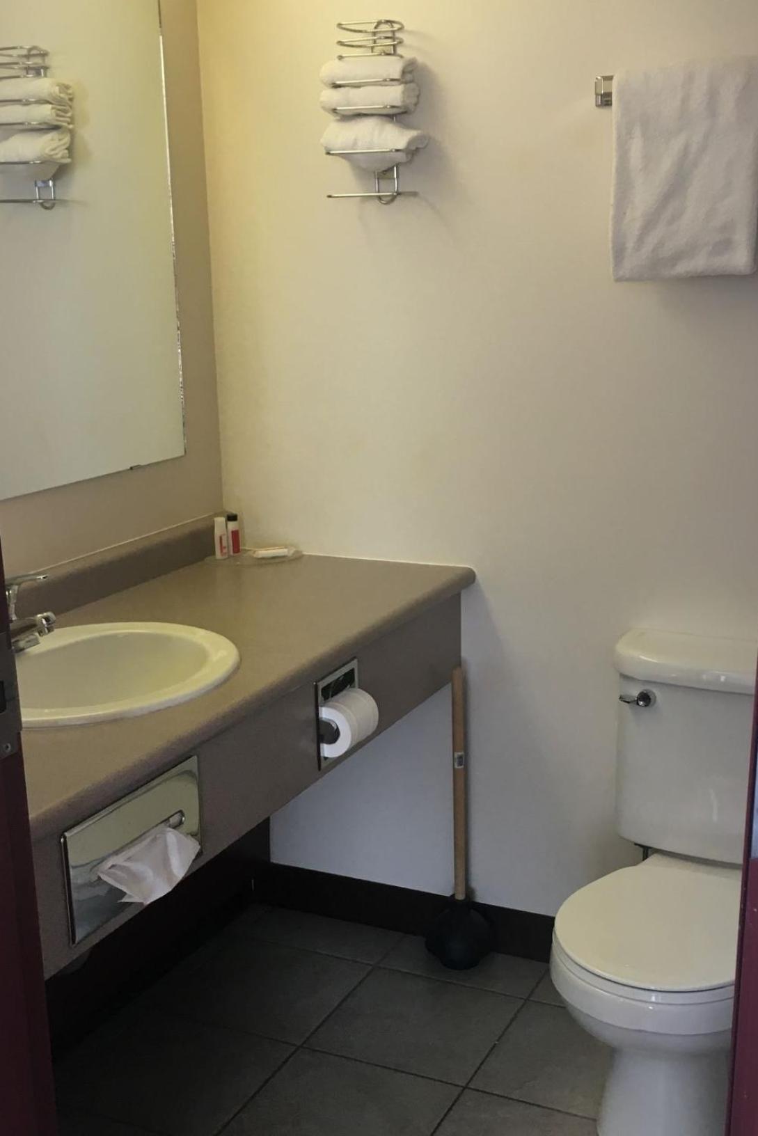 Single Room with Bath photo 2