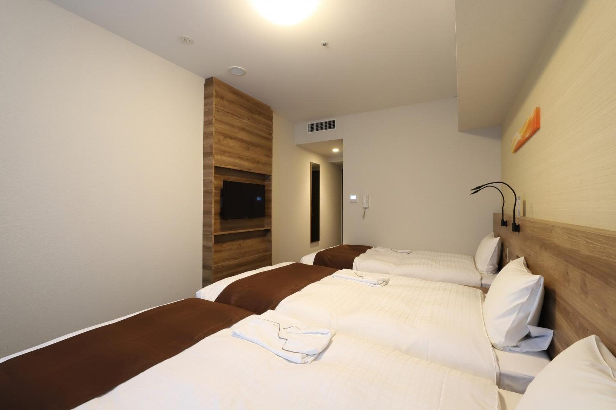 Triple Room - Non-Smoking photo 2