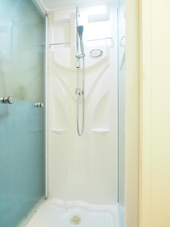Twin Room - Photo 6
