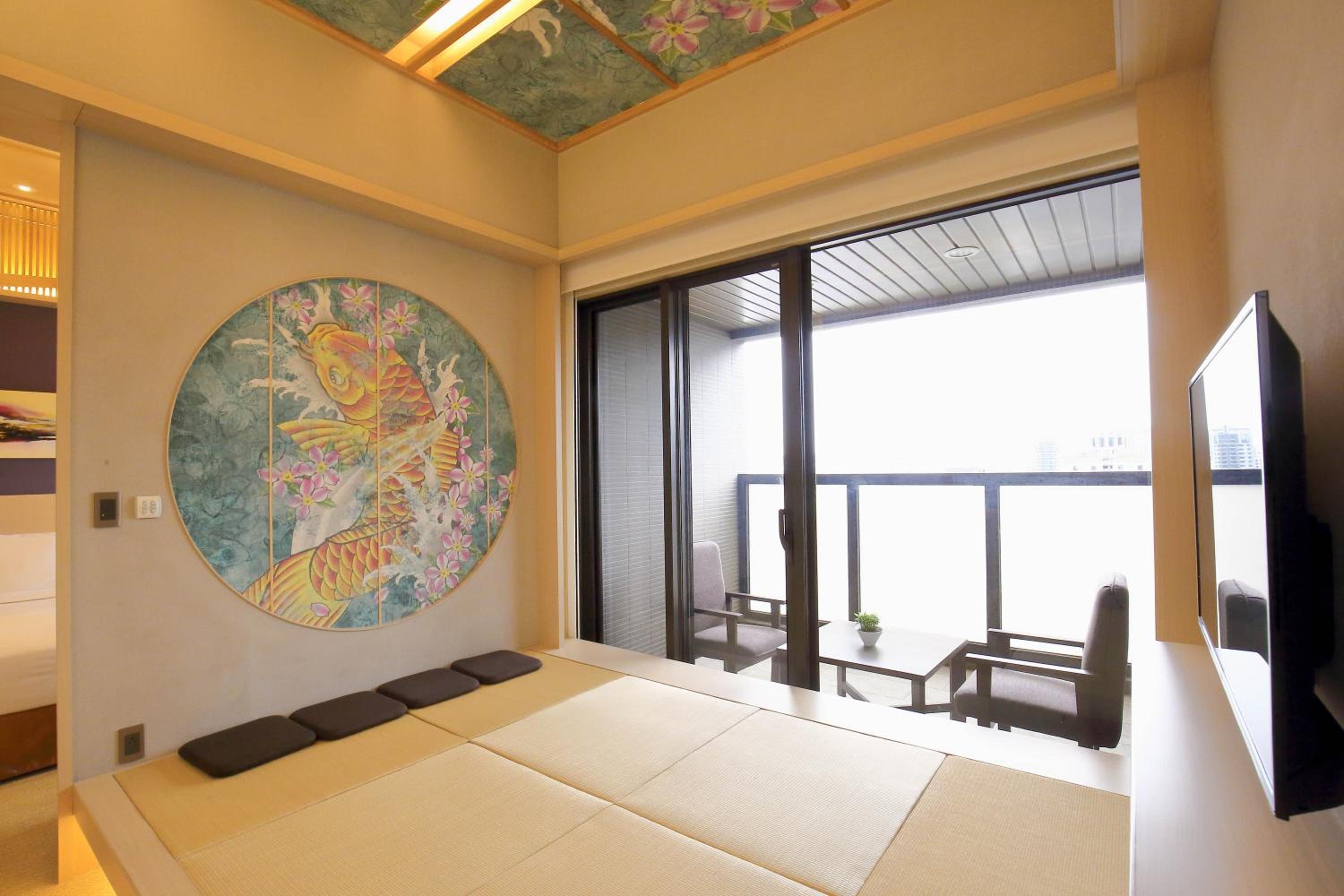 Eco Deluxe Japanese-Style Family Room photo 1