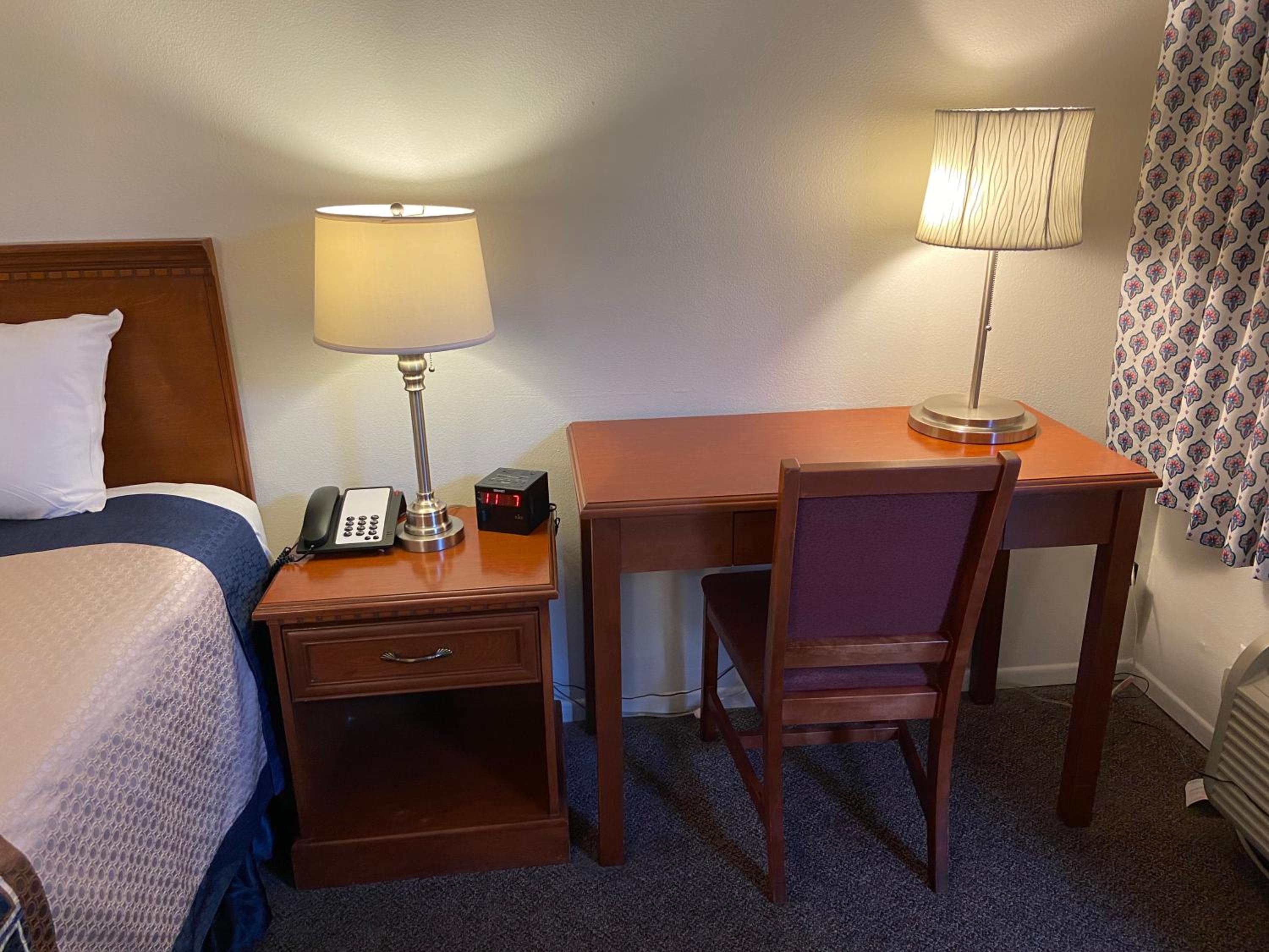 Queen Room - Disability Access - Non-Smoking photo 3