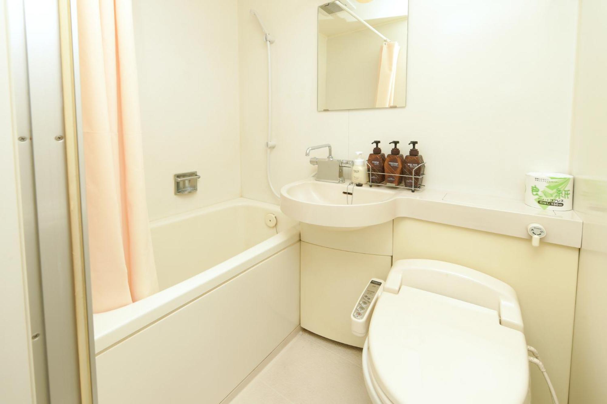 Triple Room - Non-Smoking photo 2