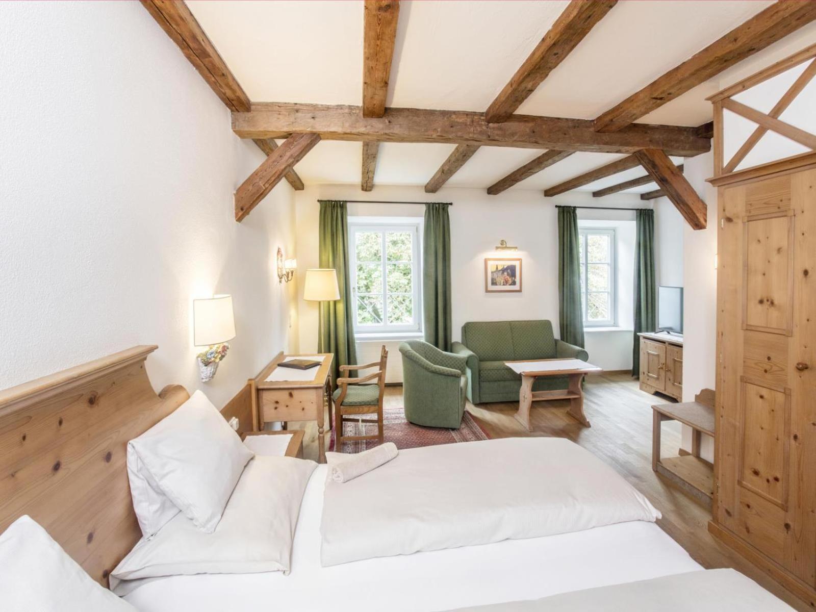 Deluxe Double or Twin Room - Photo 8