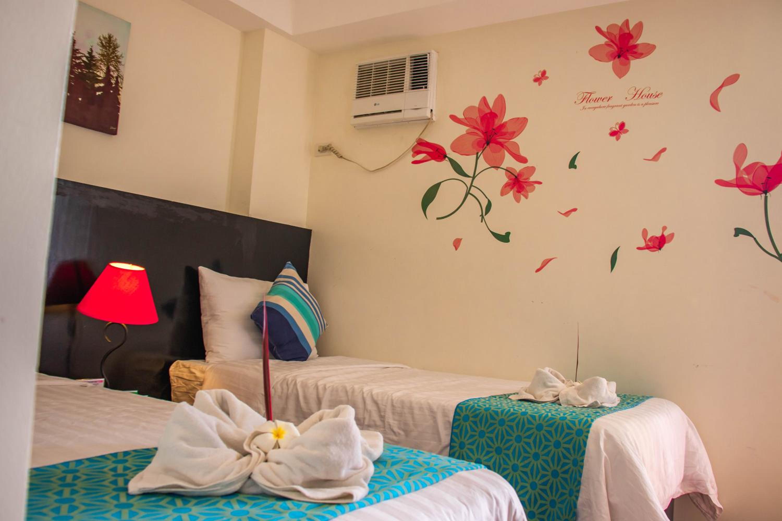 Deluxe Double or Twin Room photo 2