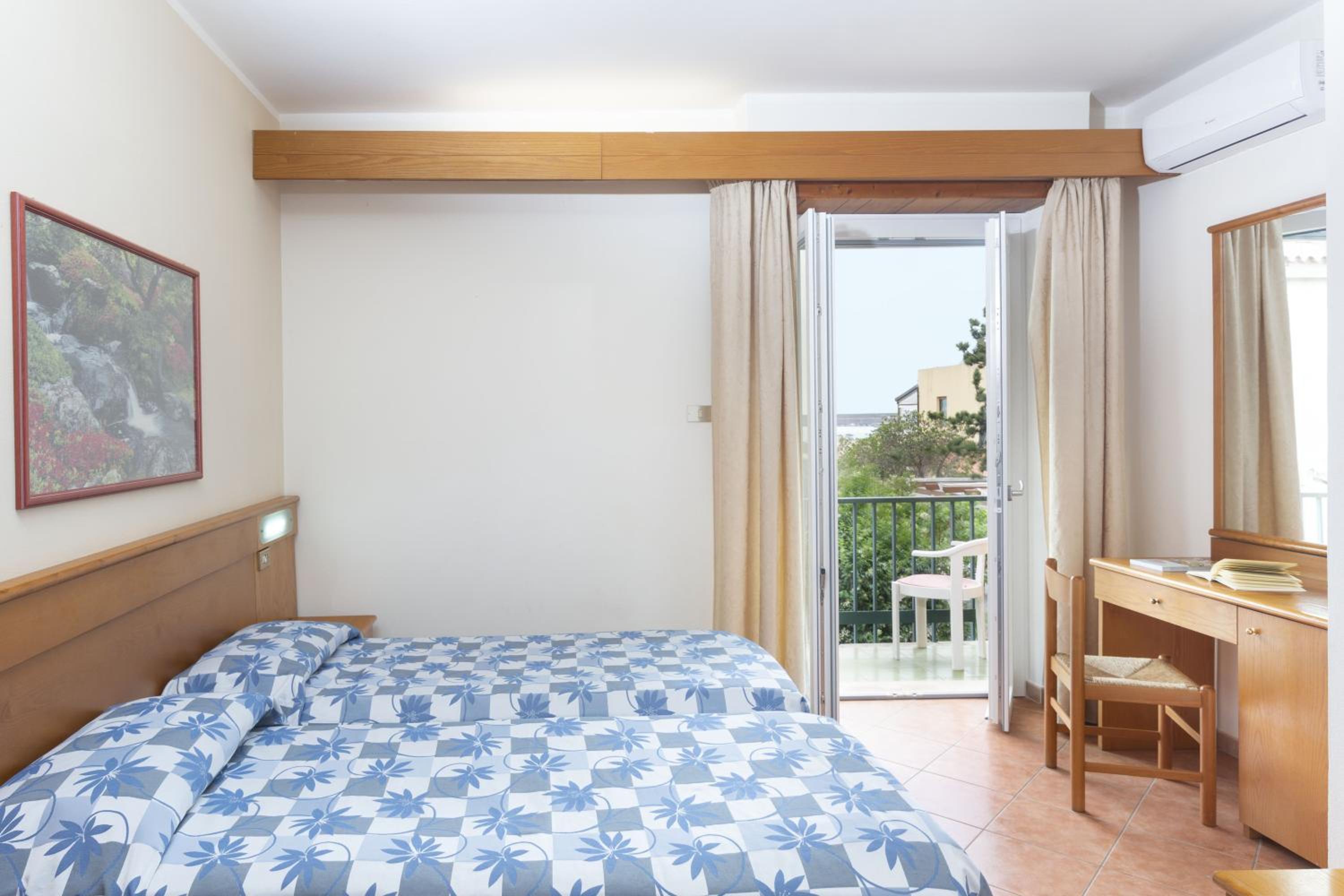 Superior Double or Twin Room photo 2