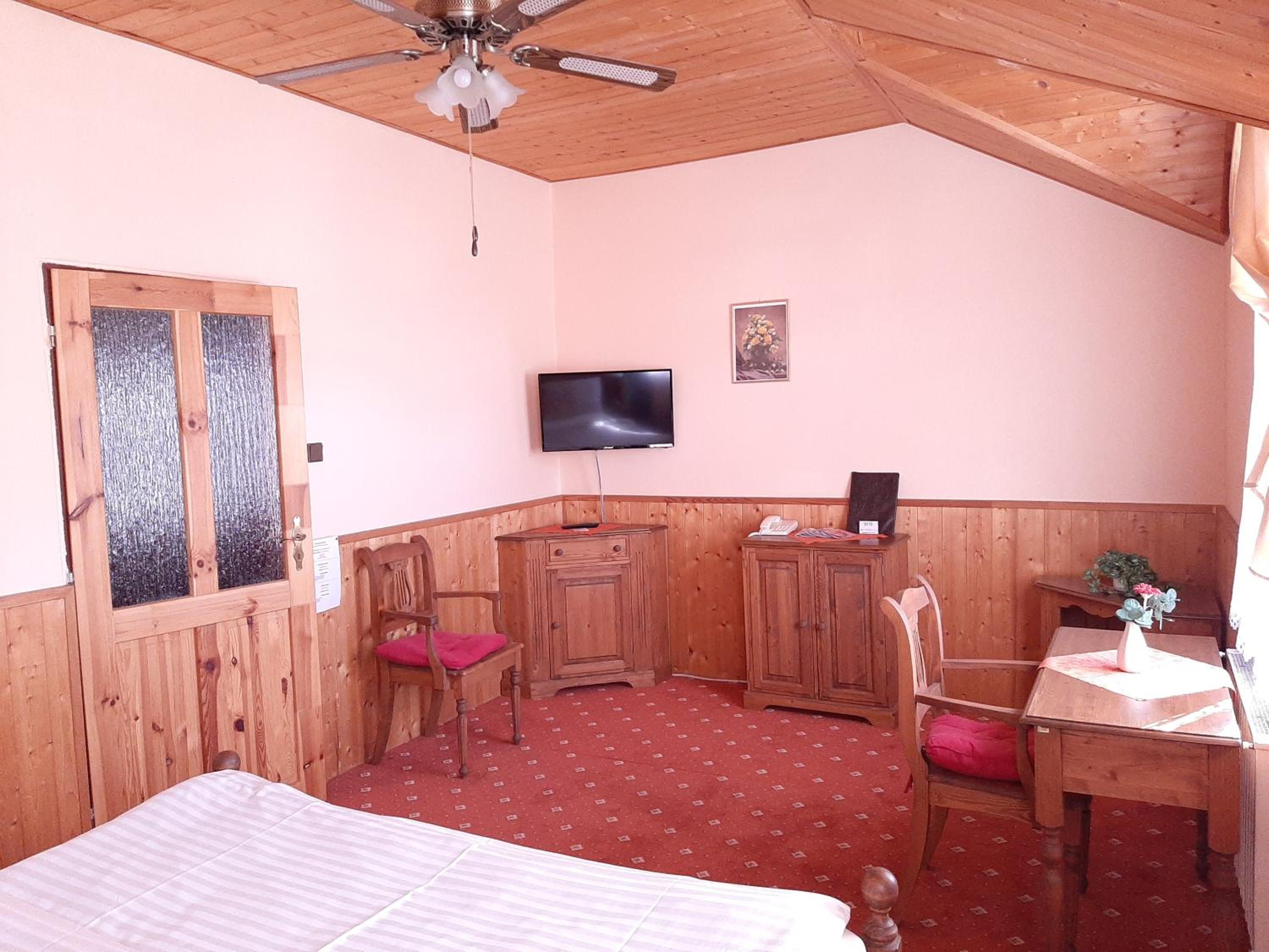 Deluxe Double Room with Shower photo 1