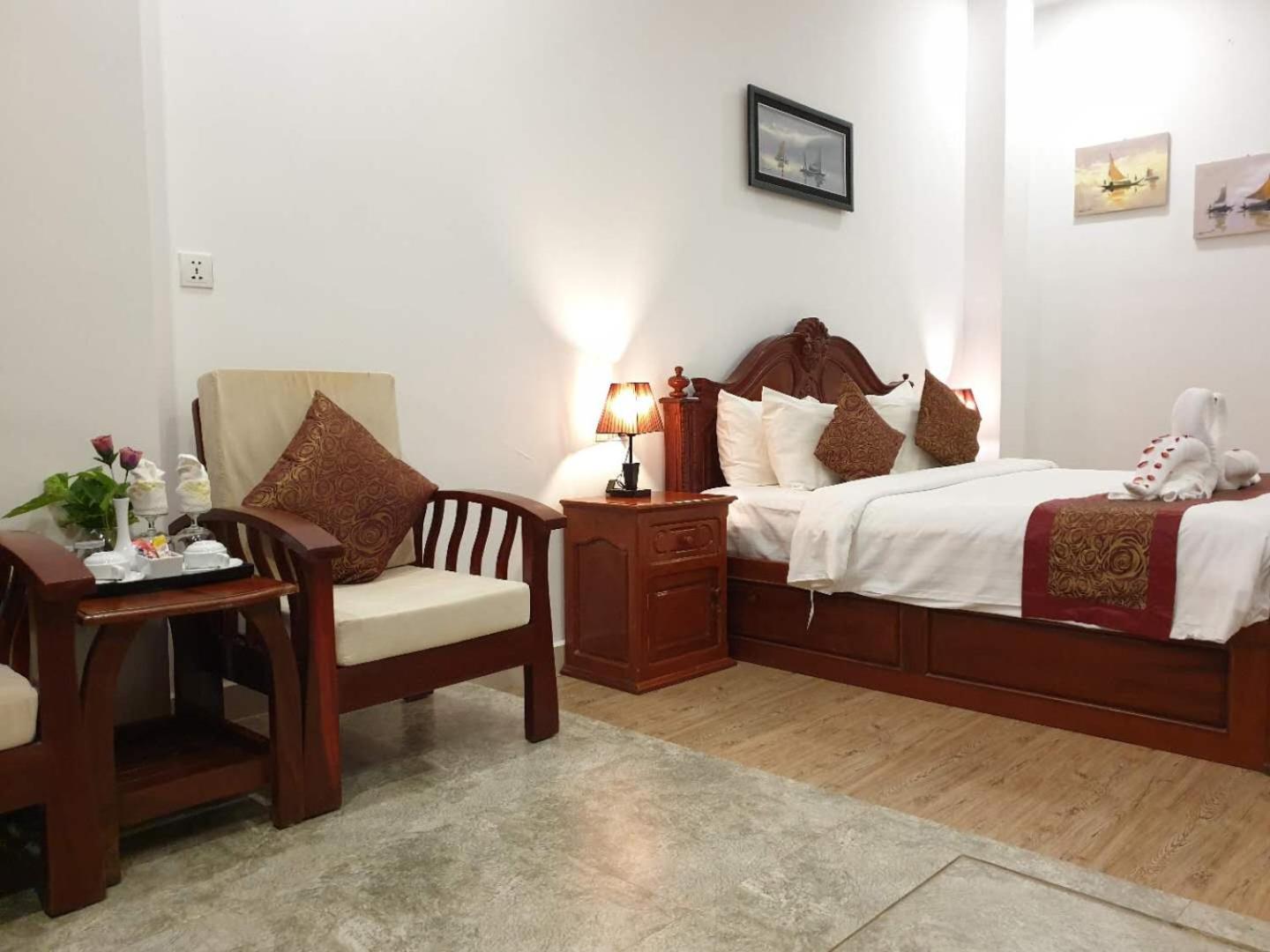 King Room with Pool View - Photo 2
