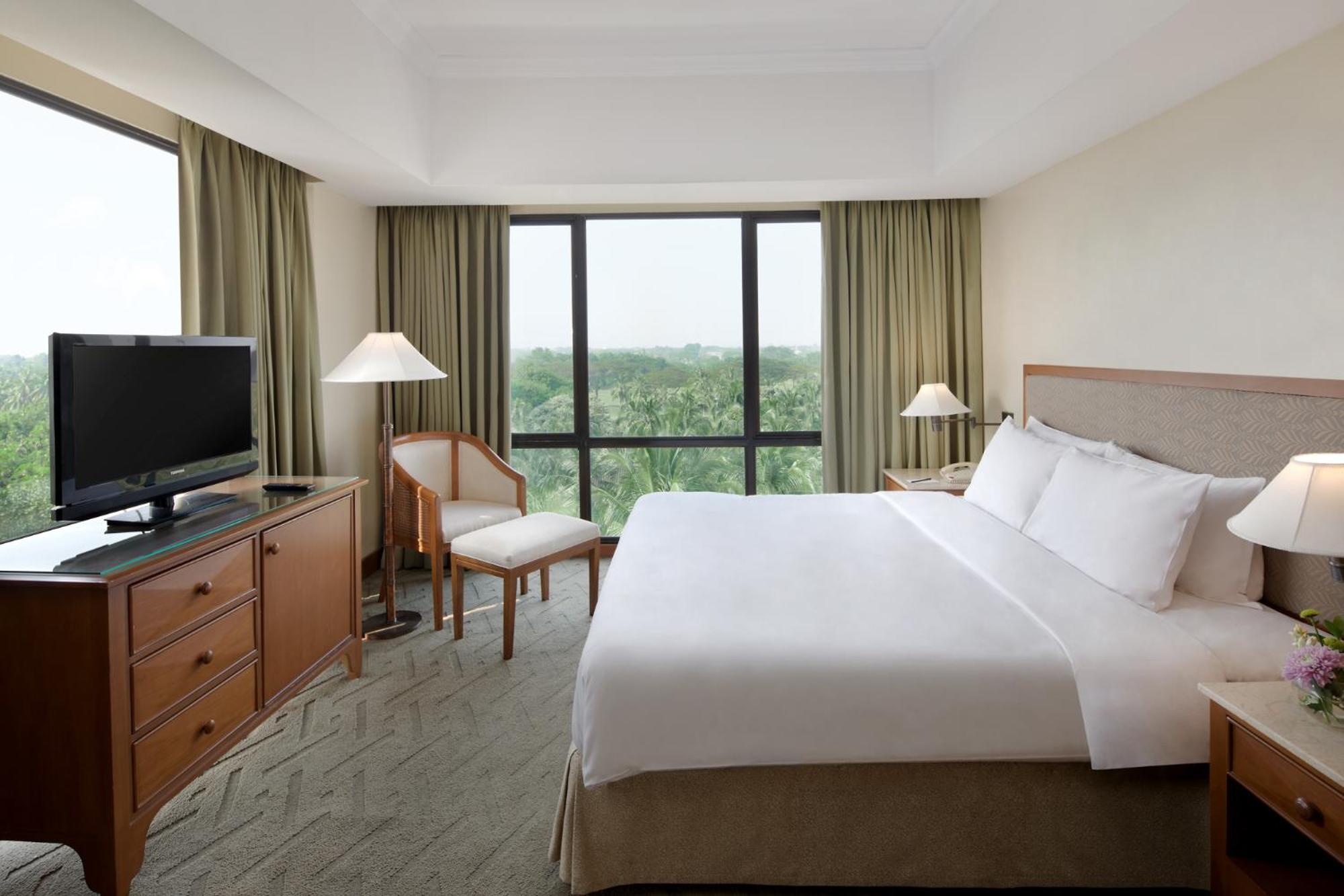 Business Suite - Photo 1