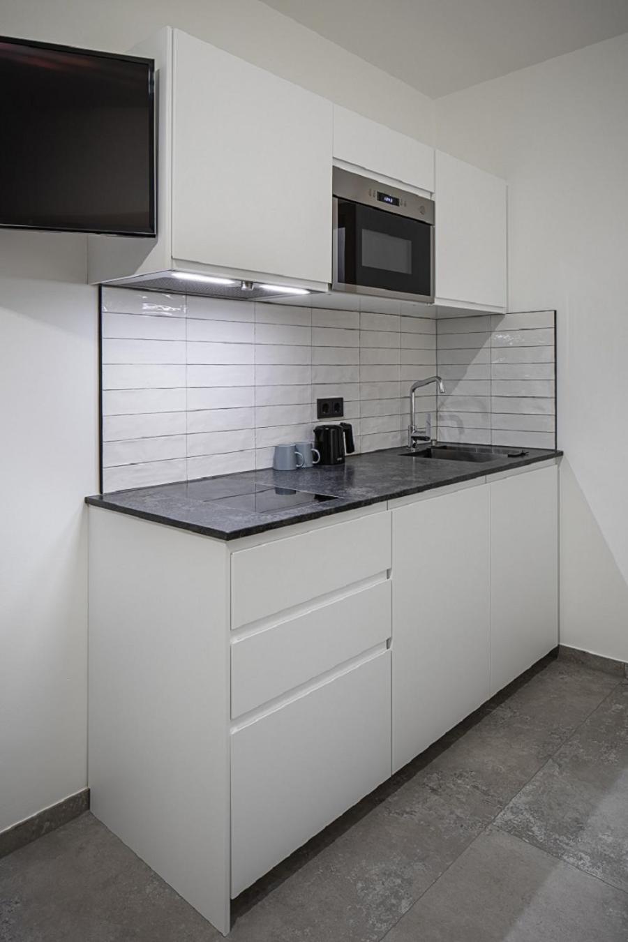 Double Room - Photo 7