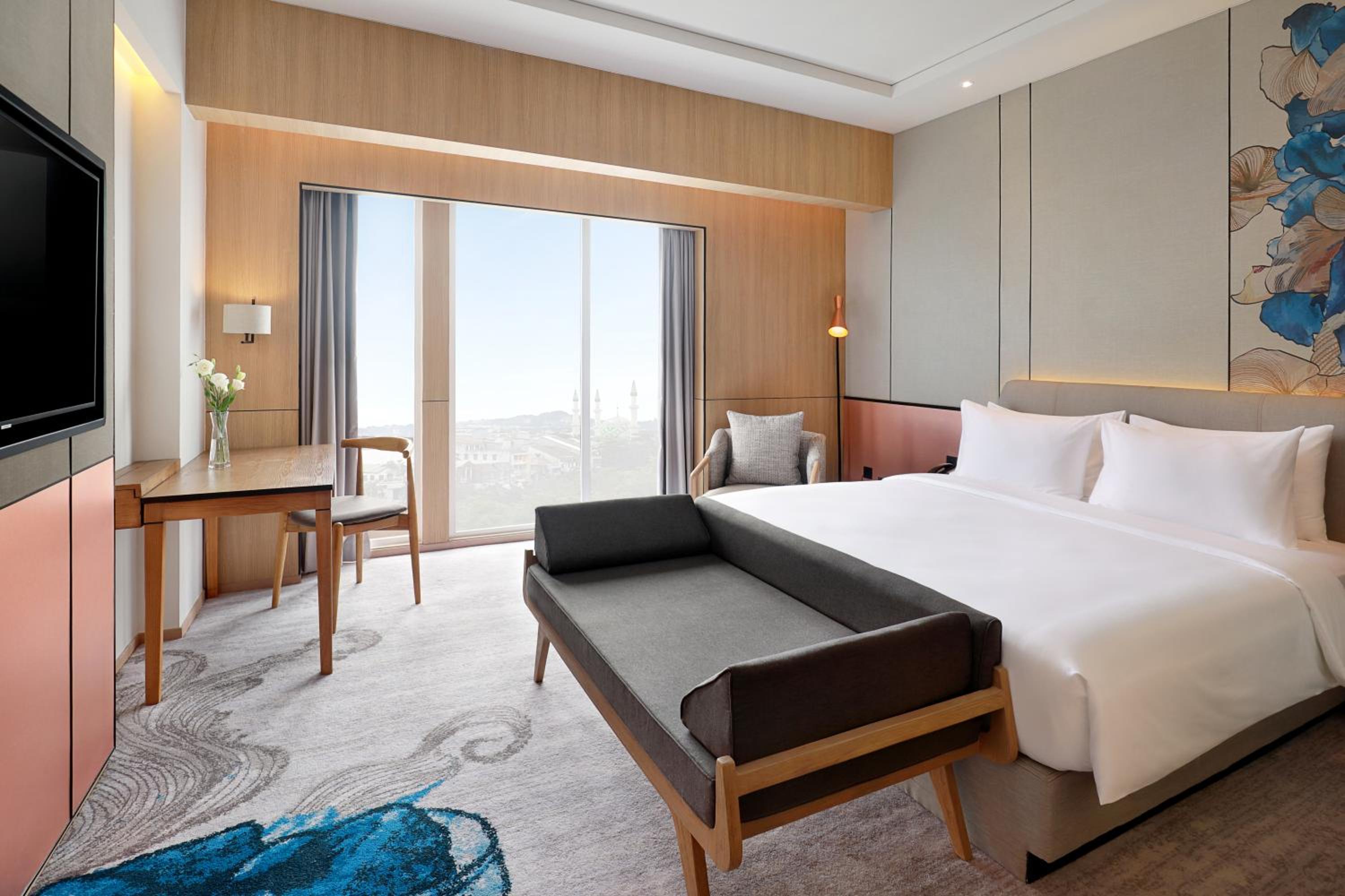 Deluxe King Room - Photo 3