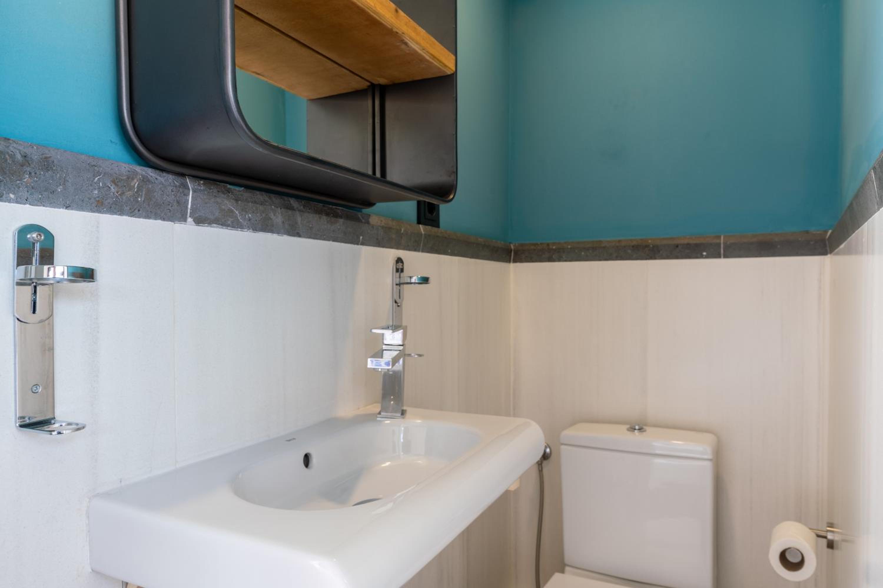 Suite with Private Pool - Photo 21