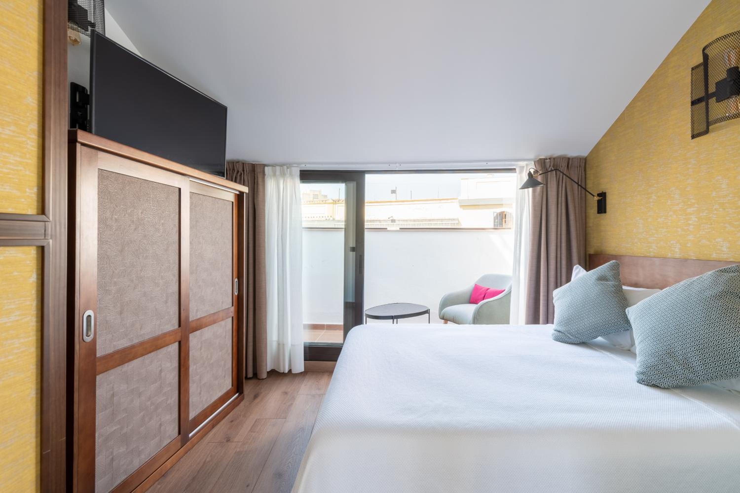 Suite with Private Pool - Photo 5