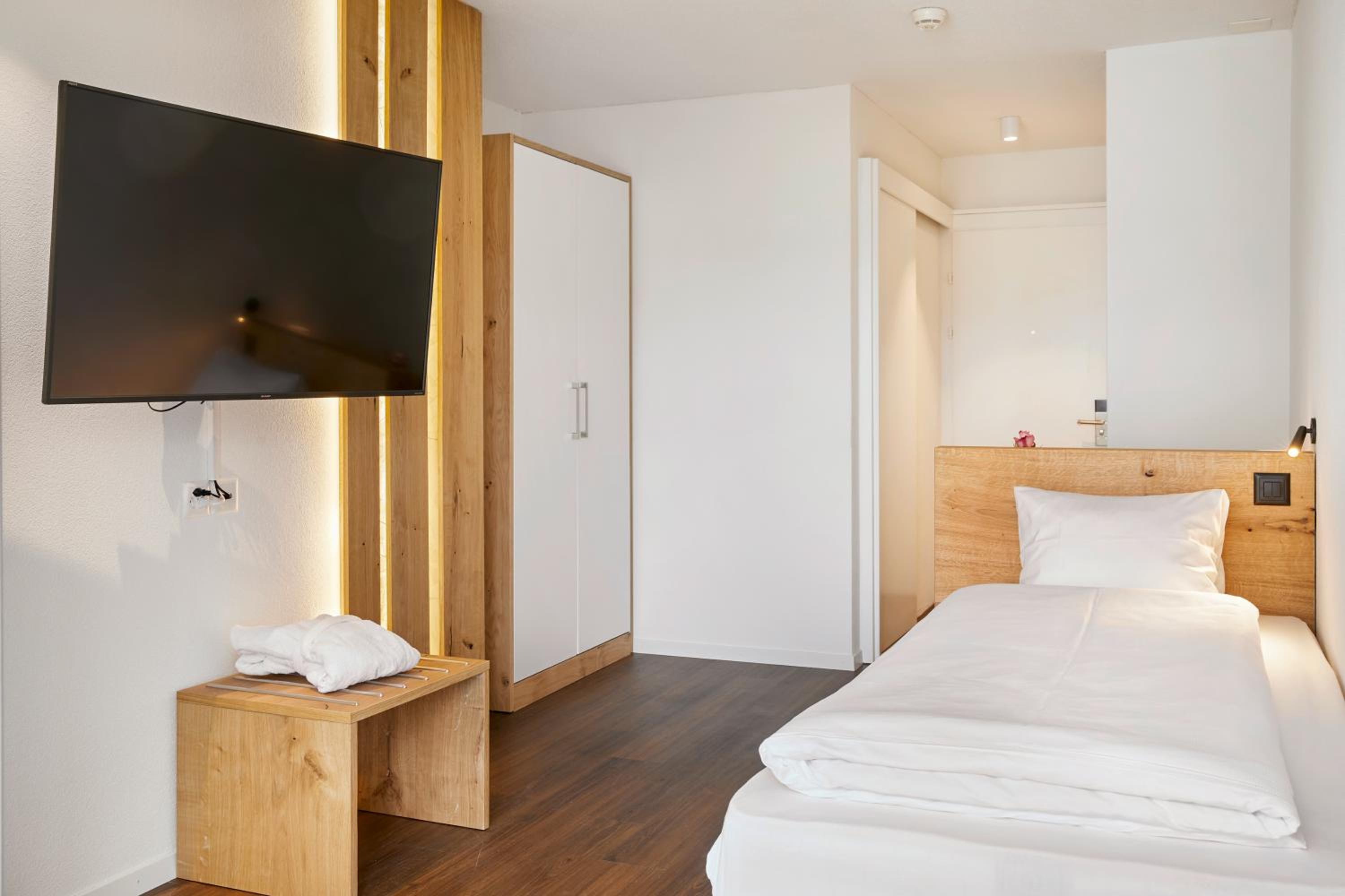 Single Room photo 2