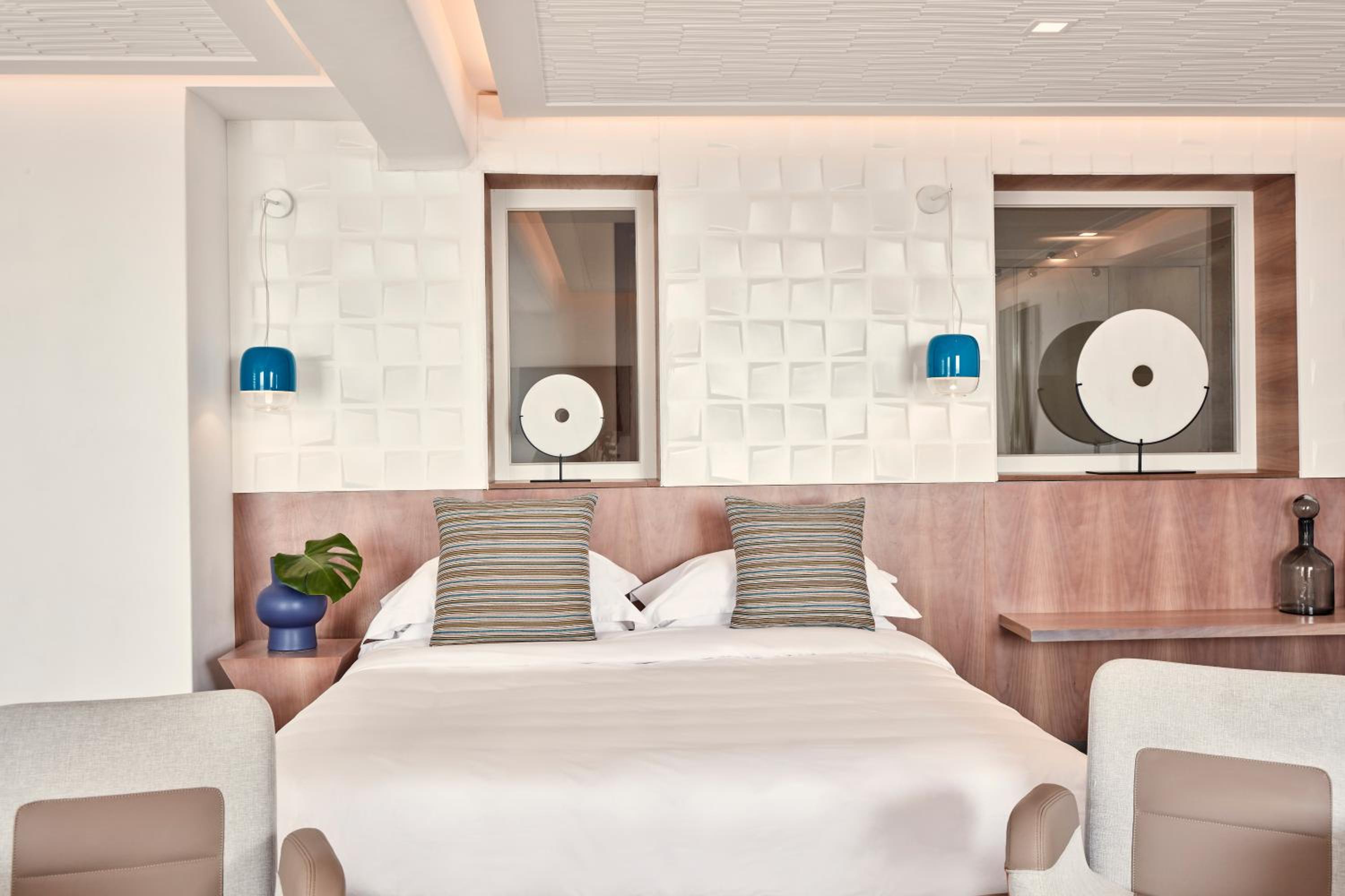 Junior Suite Premium Delos con Piscina Privata e Vasca Idromassaggio Esterna