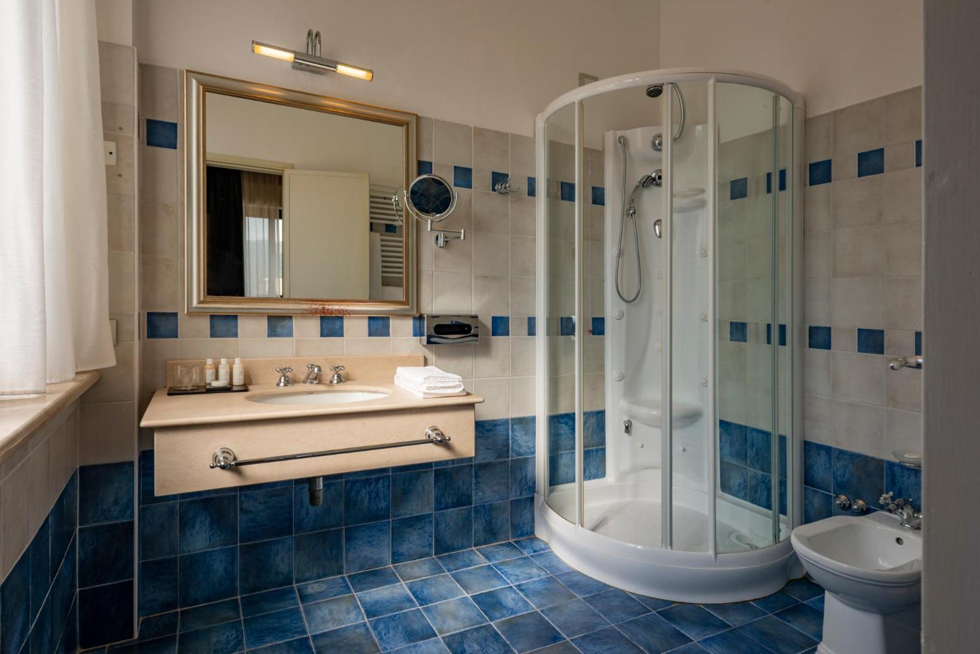Superior Double or Twin Room - Photo 3