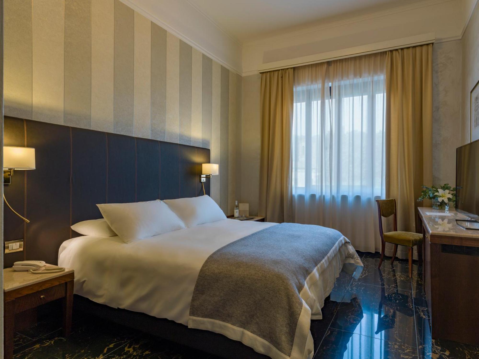 Superior Double or Twin Room - Photo 4