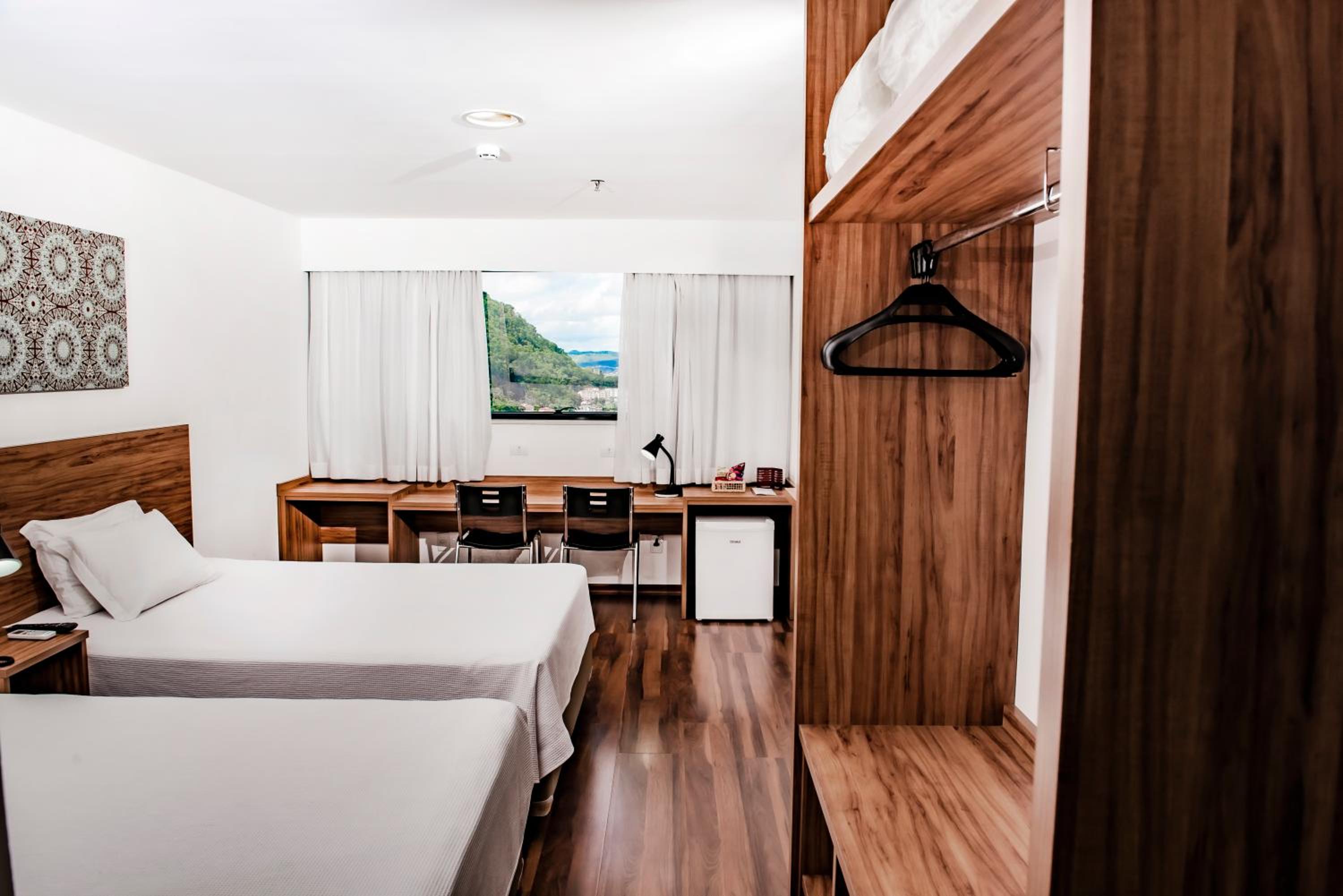 Superior Room with Two Double Beds photo 2