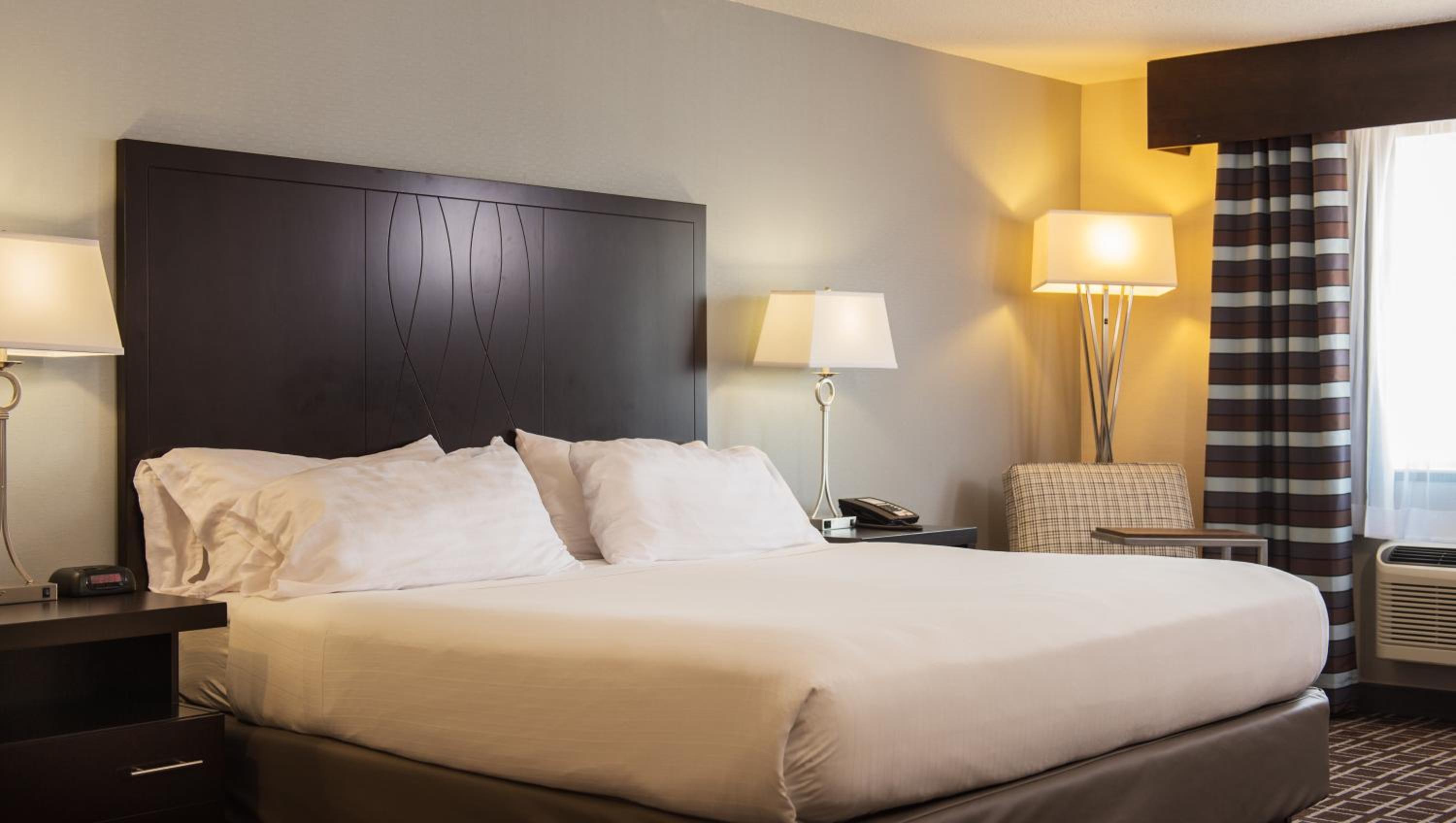 Standard King Room - Photo 2