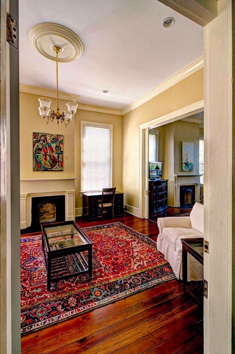 Deluxe King Suite photo 1