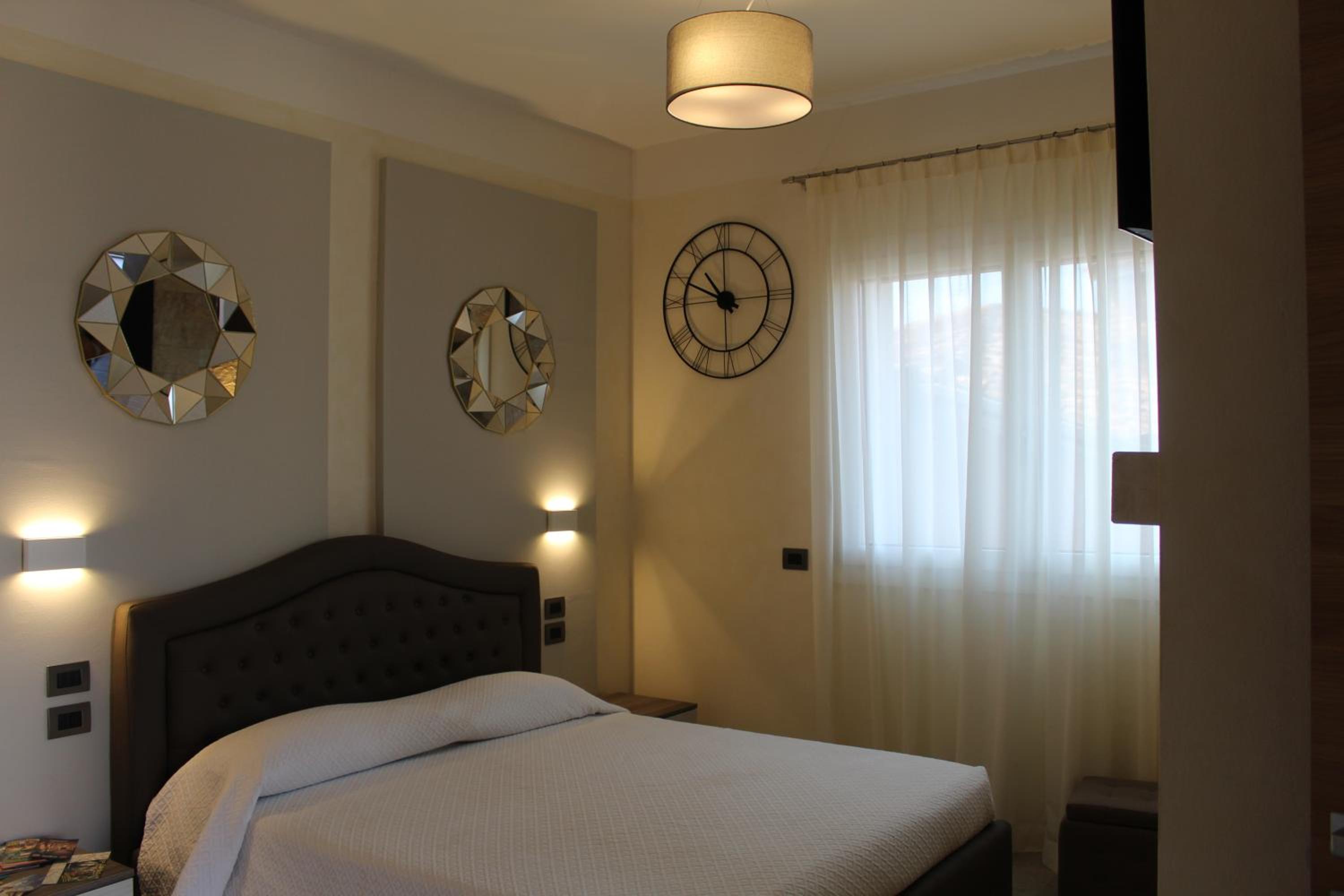 Deluxe Double Room with Bath photo 1