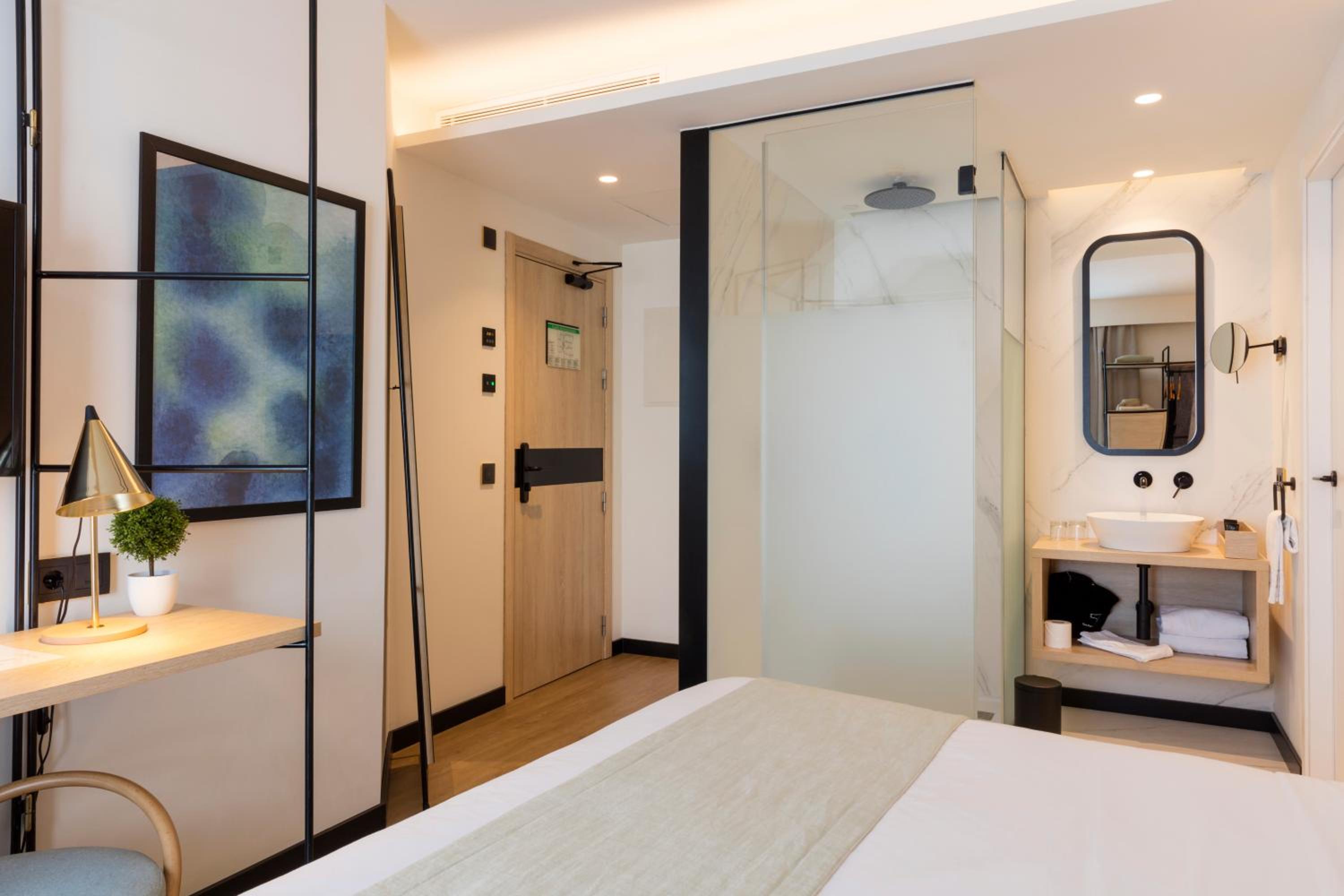 Deluxe Double Room - Photo 1