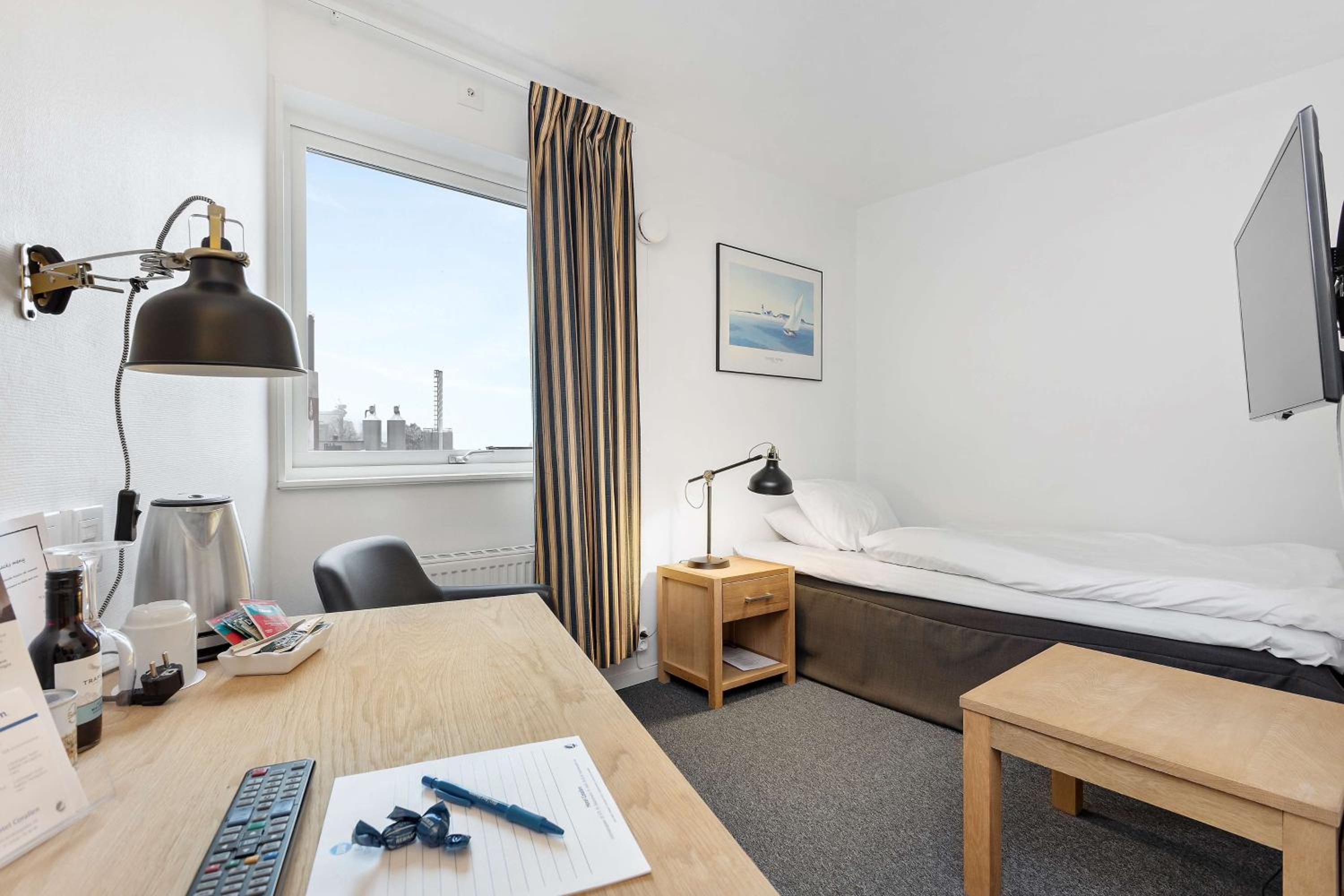 Queen Suite with Sea View - Photo 5