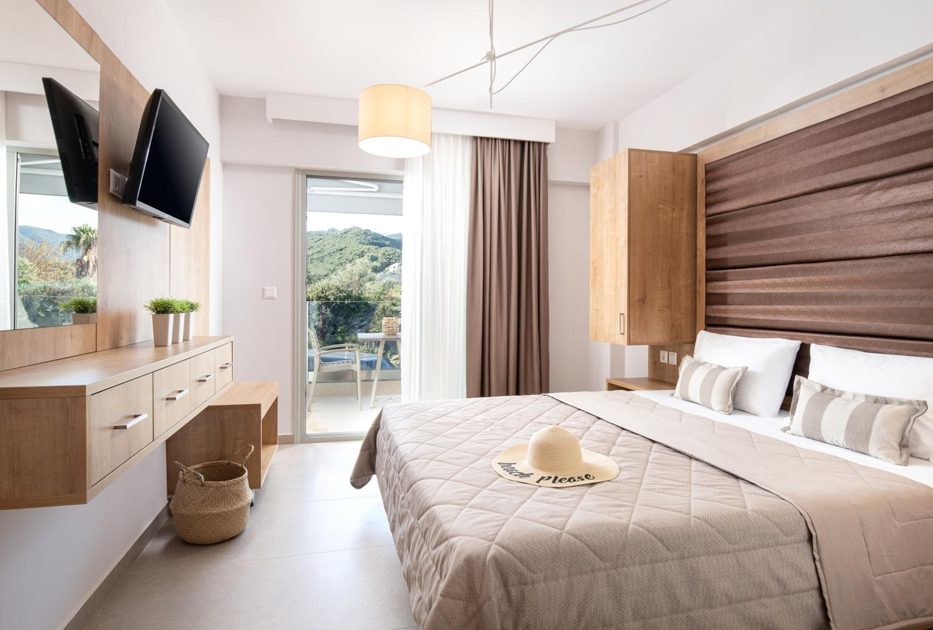 Junior Suite with Mountain View photo 1