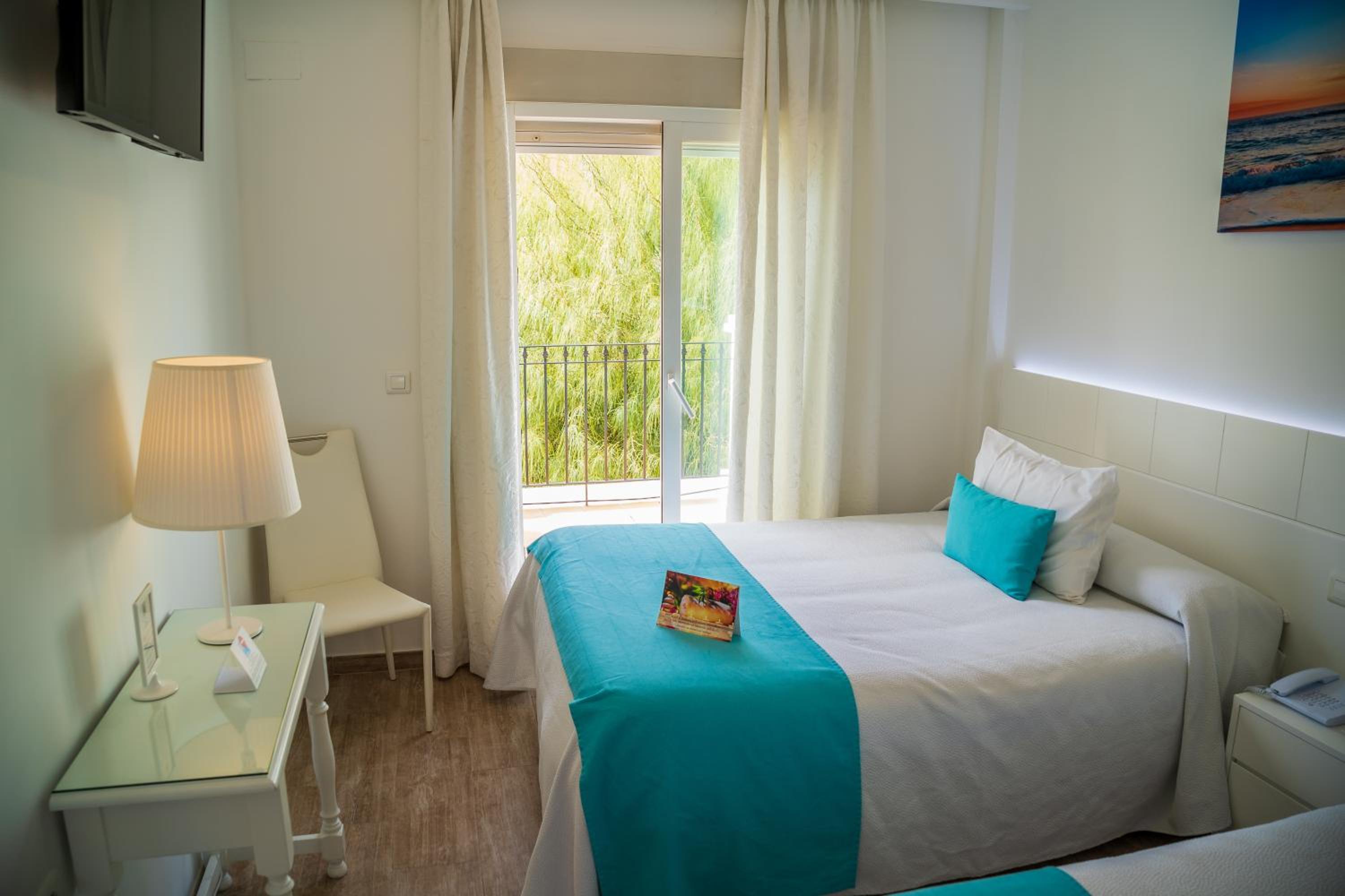 Twin Room with Terrace - Photo 6