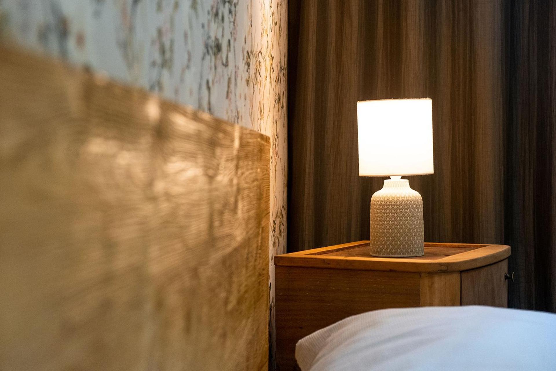 Double or Twin Room with Private Bathroom - Photo 8
