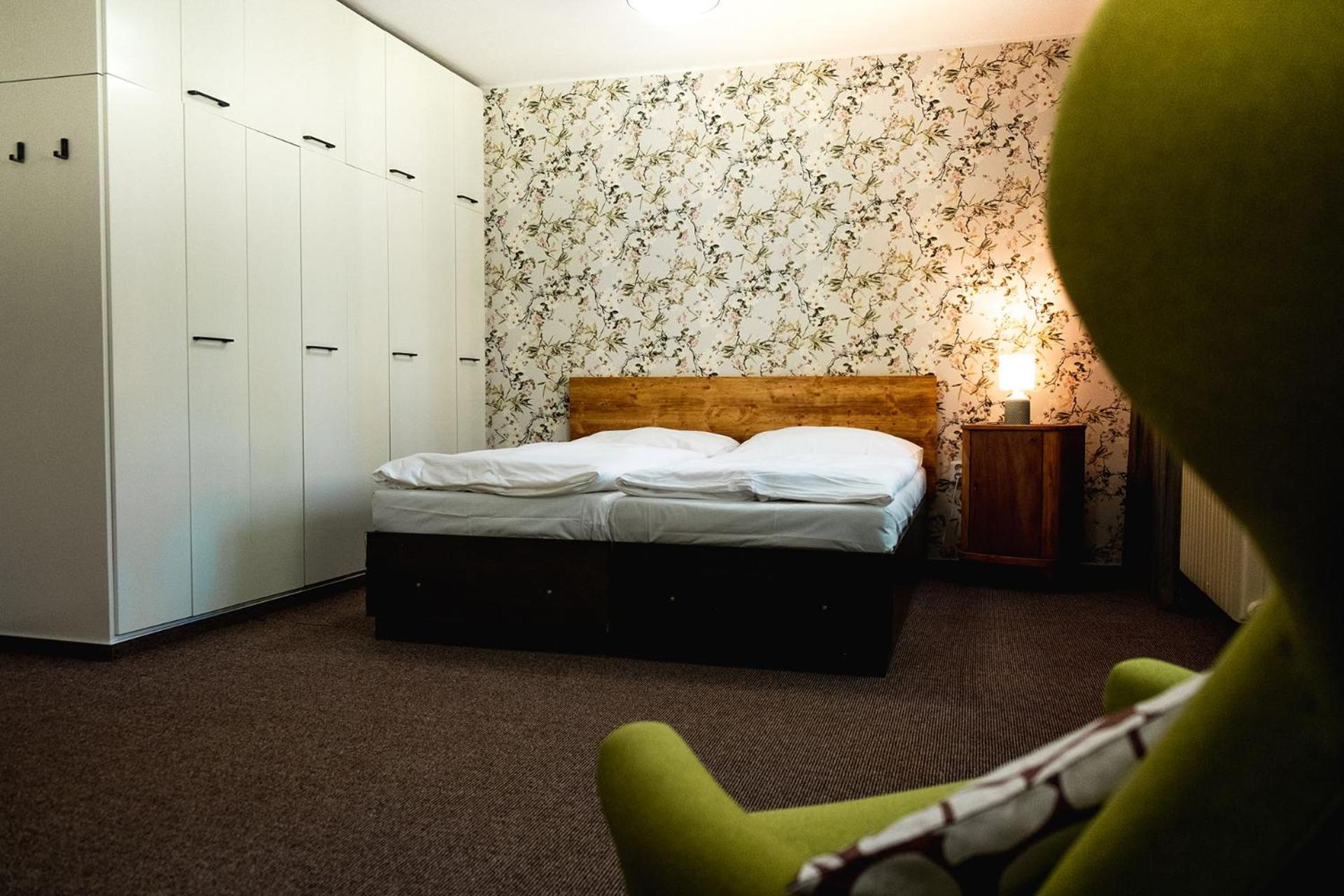 Double or Twin Room with Private Bathroom - Photo 7