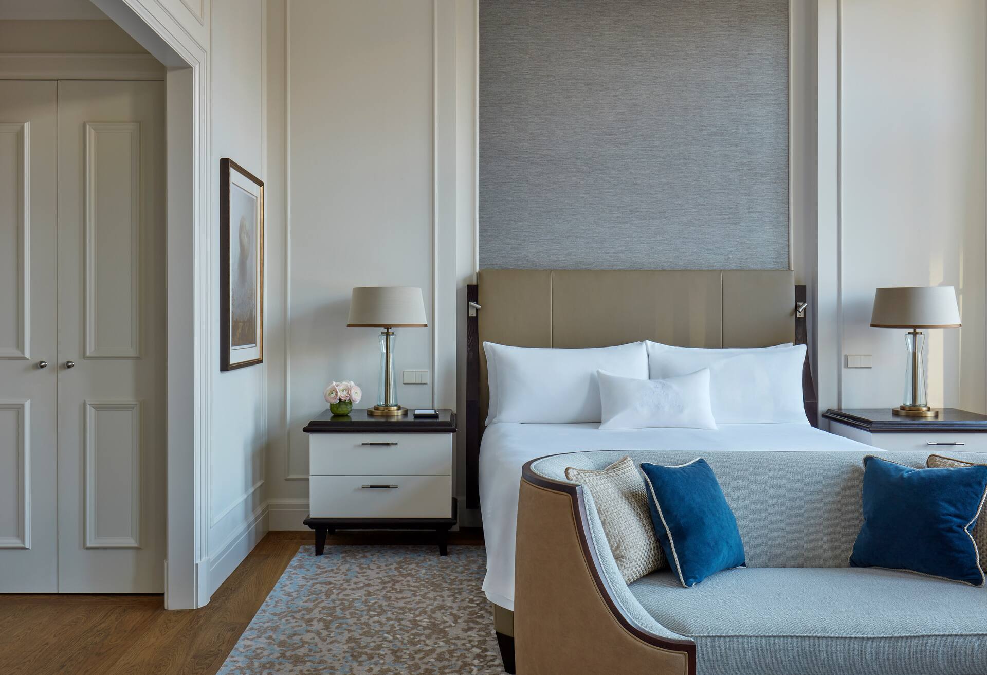 King Grand Premier with Canal View