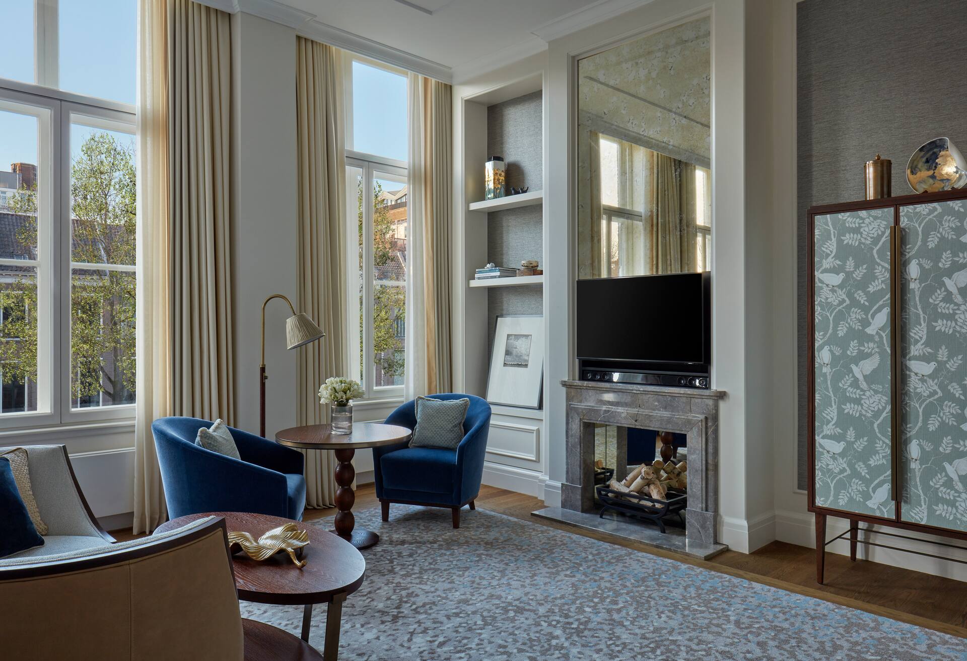 King Grand Premier with Canal View thumbnail 6