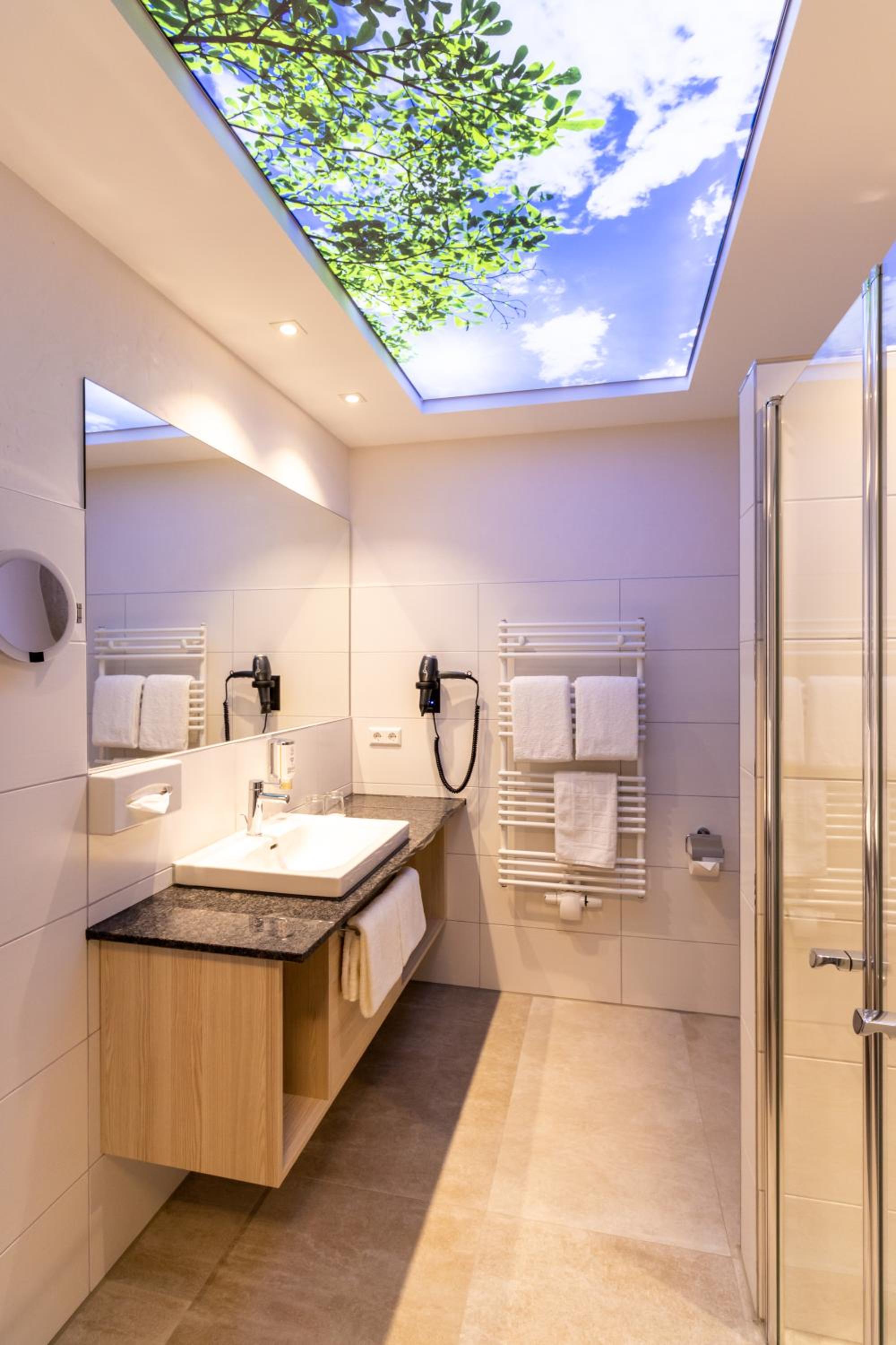Deluxe Double Room with Balcony - Photo 2