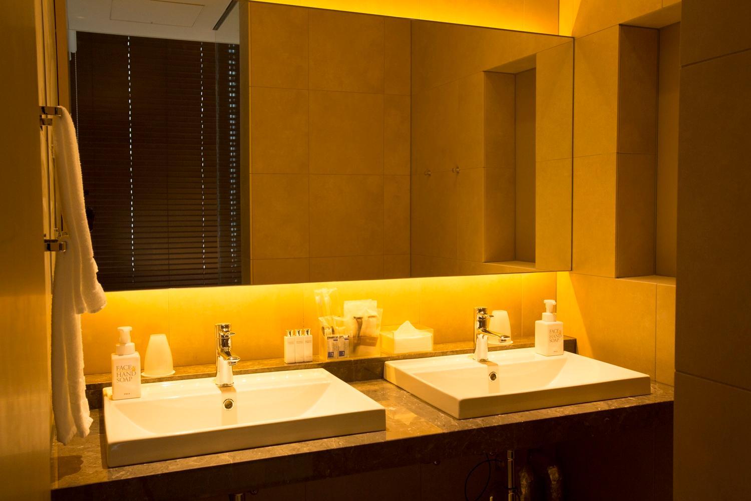 Premium Twin Room with View from Bathroom (Floor 15-16) - Non-Smoking - Photo 25