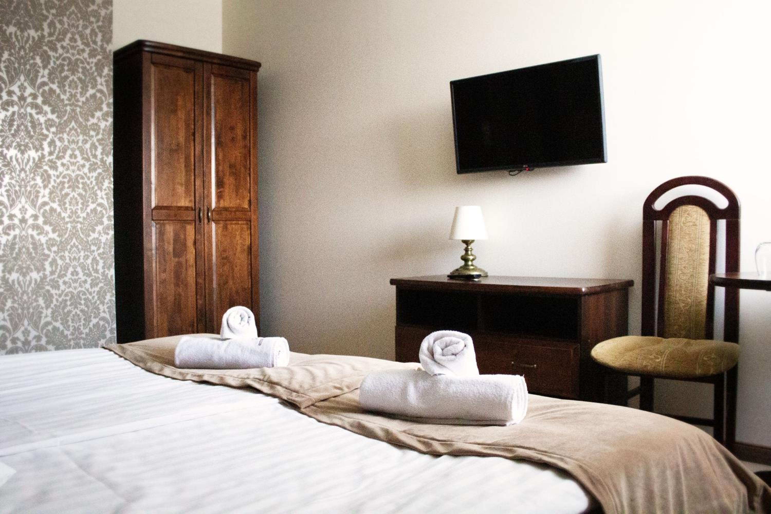 Double or Twin Room photo 3