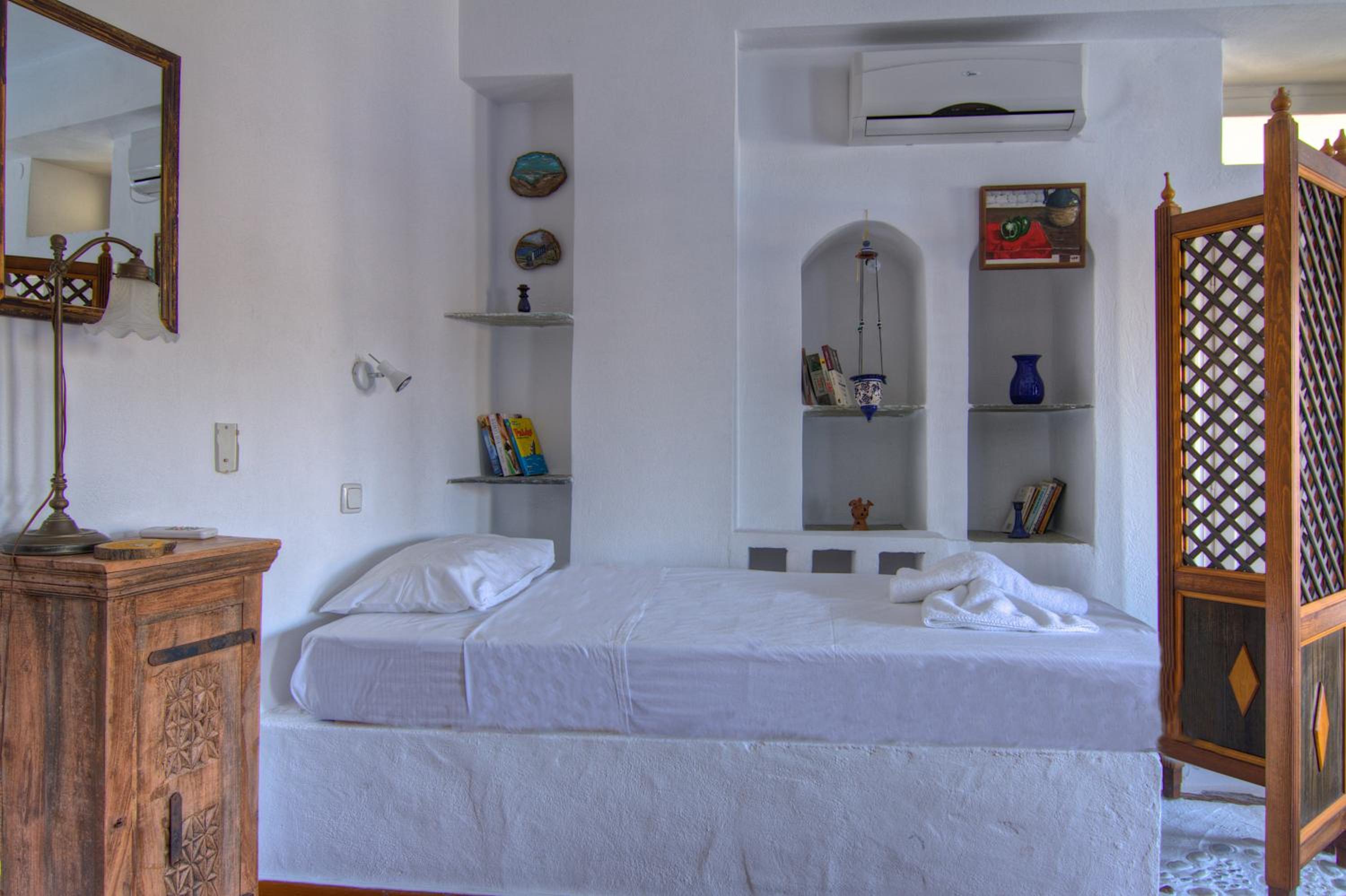 One-Bedroom Suite with Spa Bath photo 3