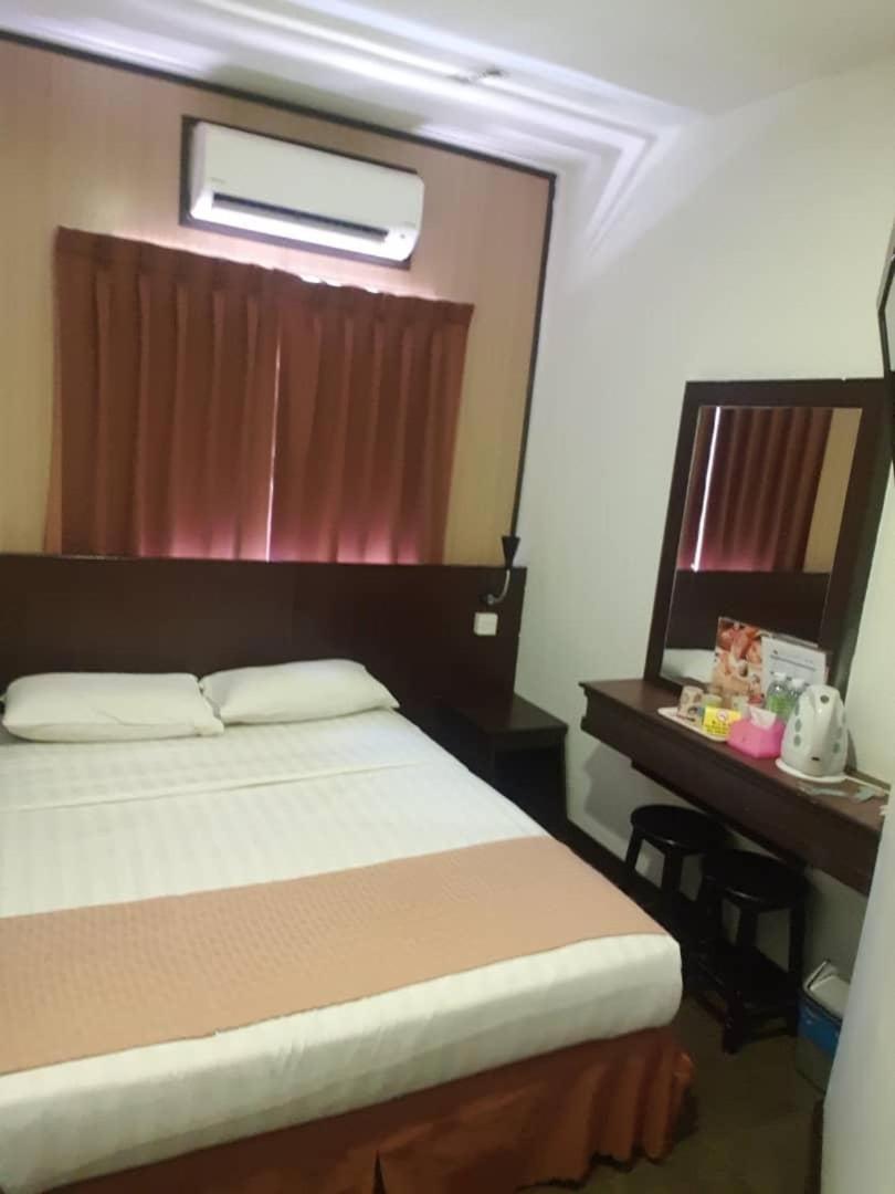 Queen Room - Photo 2