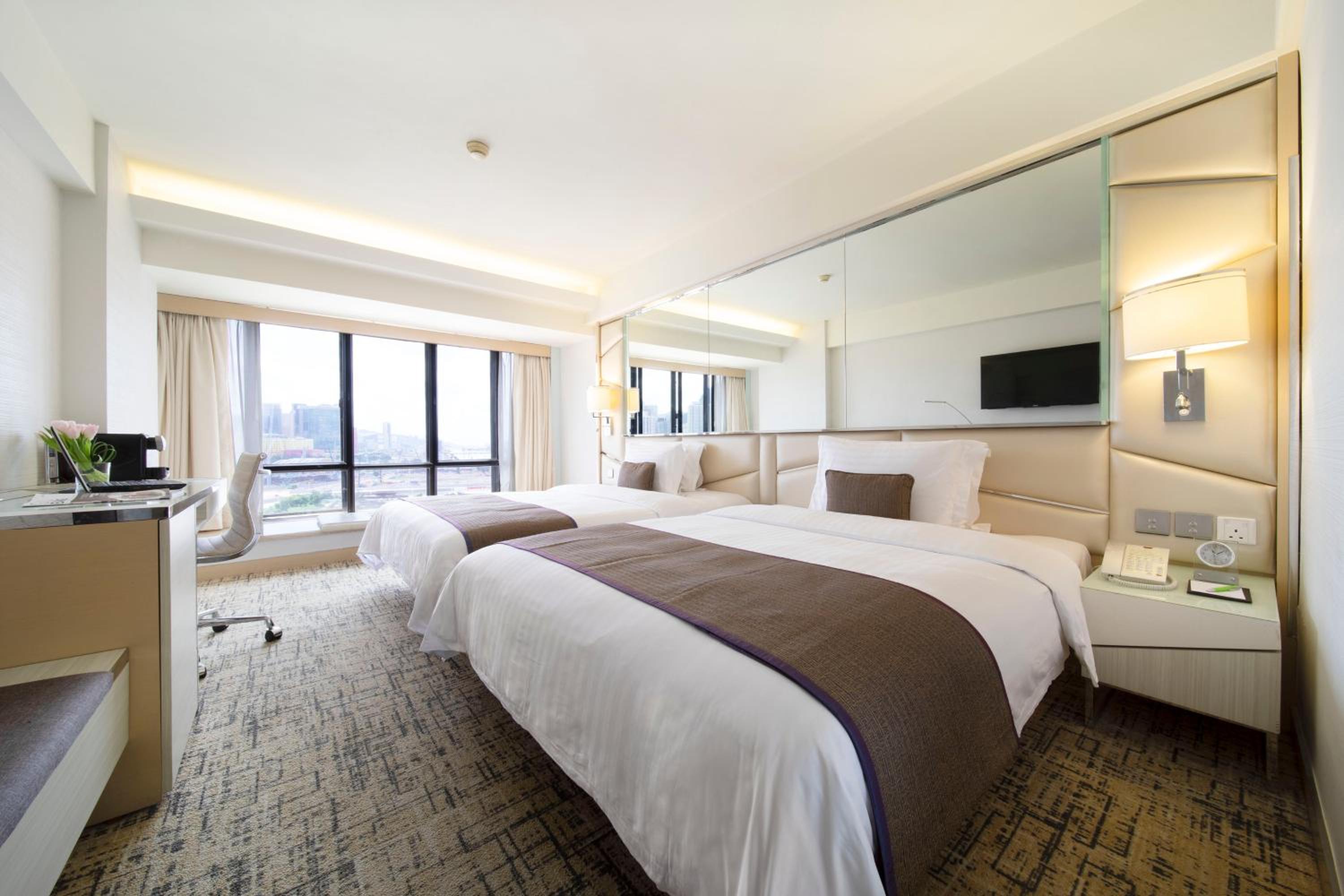 Executive Club Queen or Two Double Bed Room photo 2