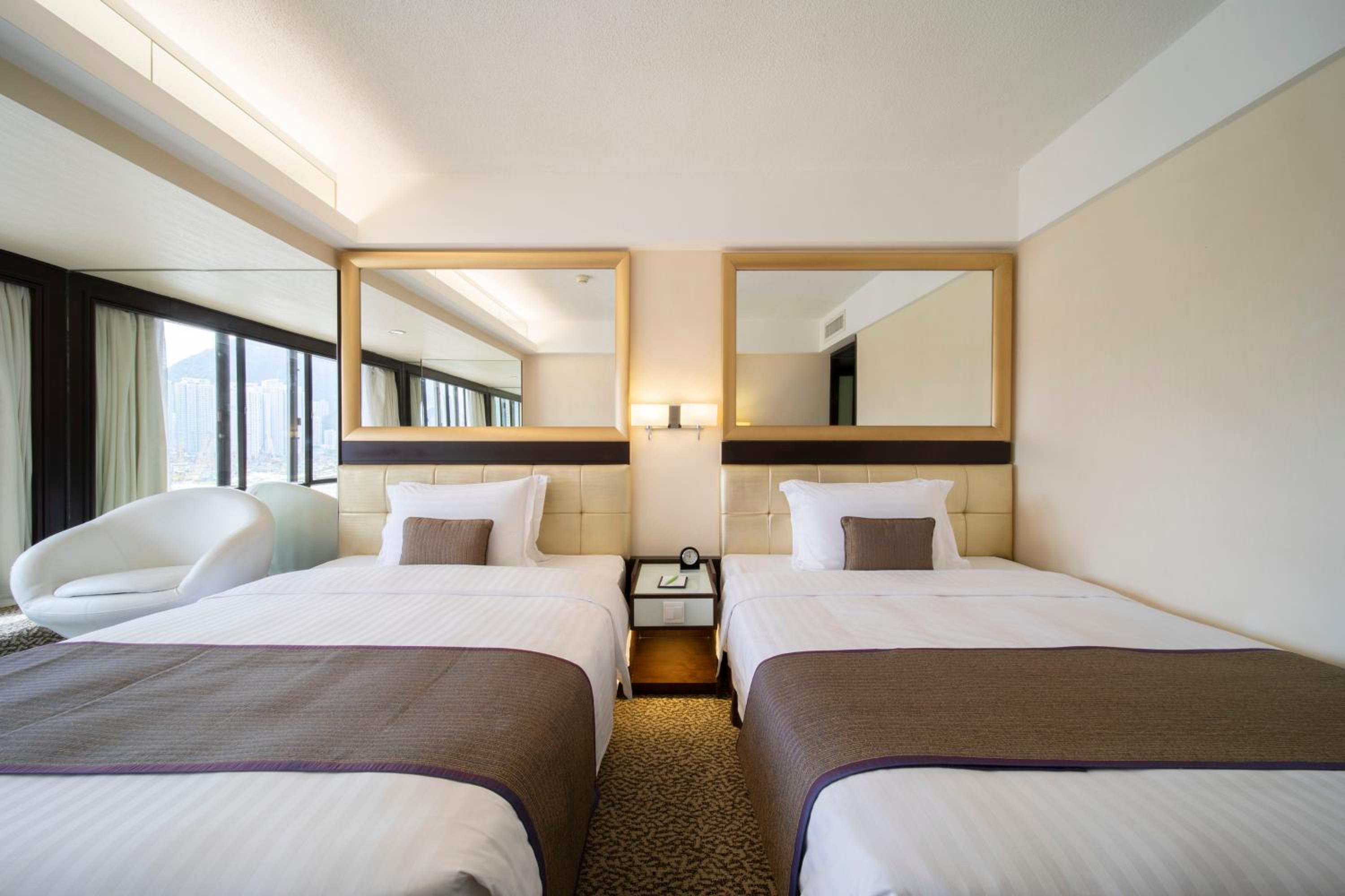 Deluxe Room with 2 double bed photo 3