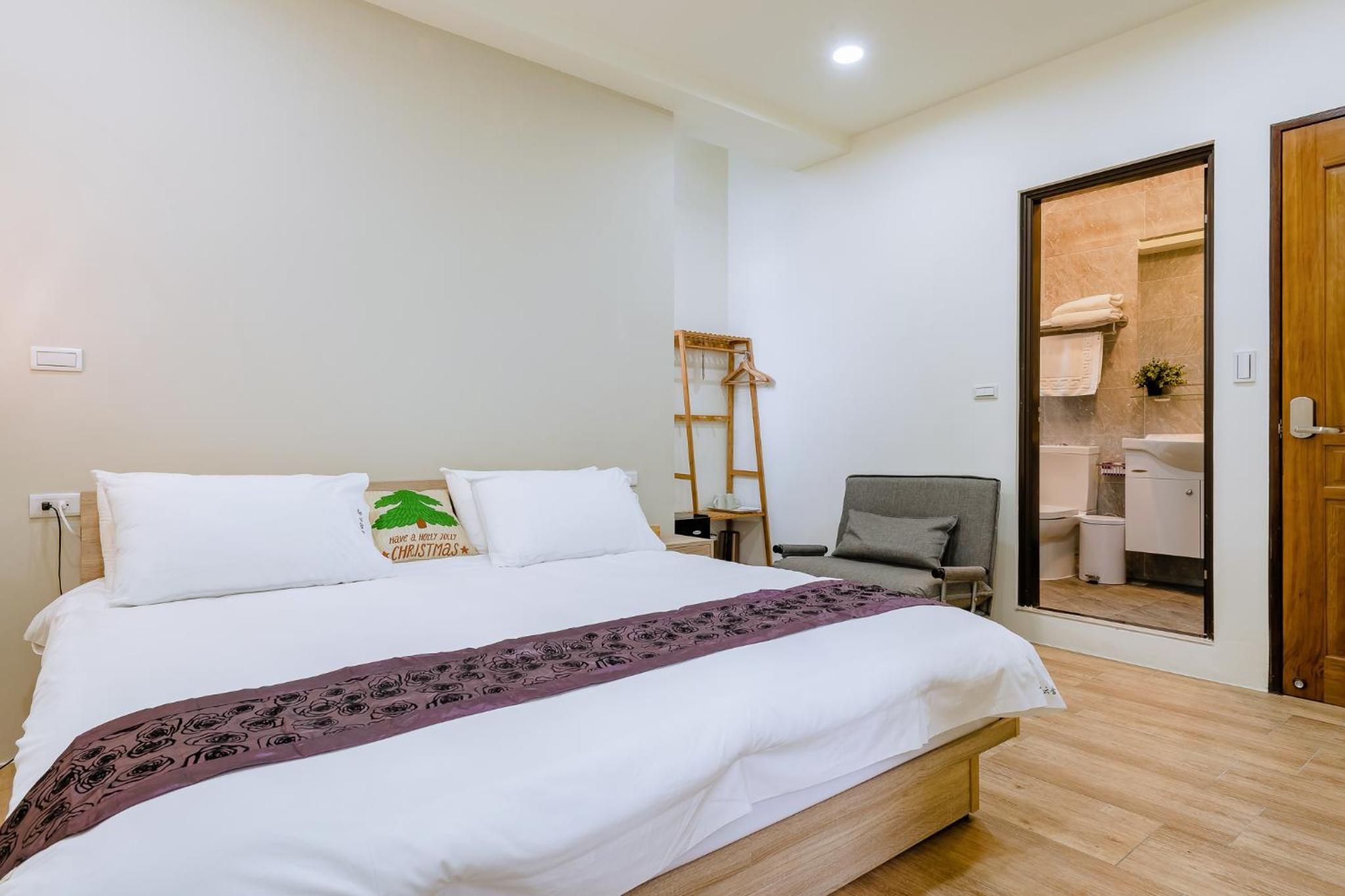 Deluxe Double Room with Balcony photo 1
