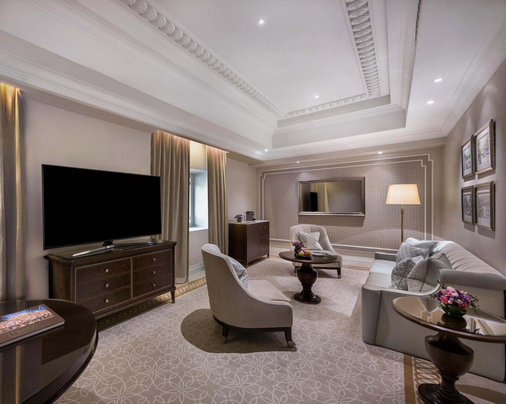 Premier Collyer Suite photo 2