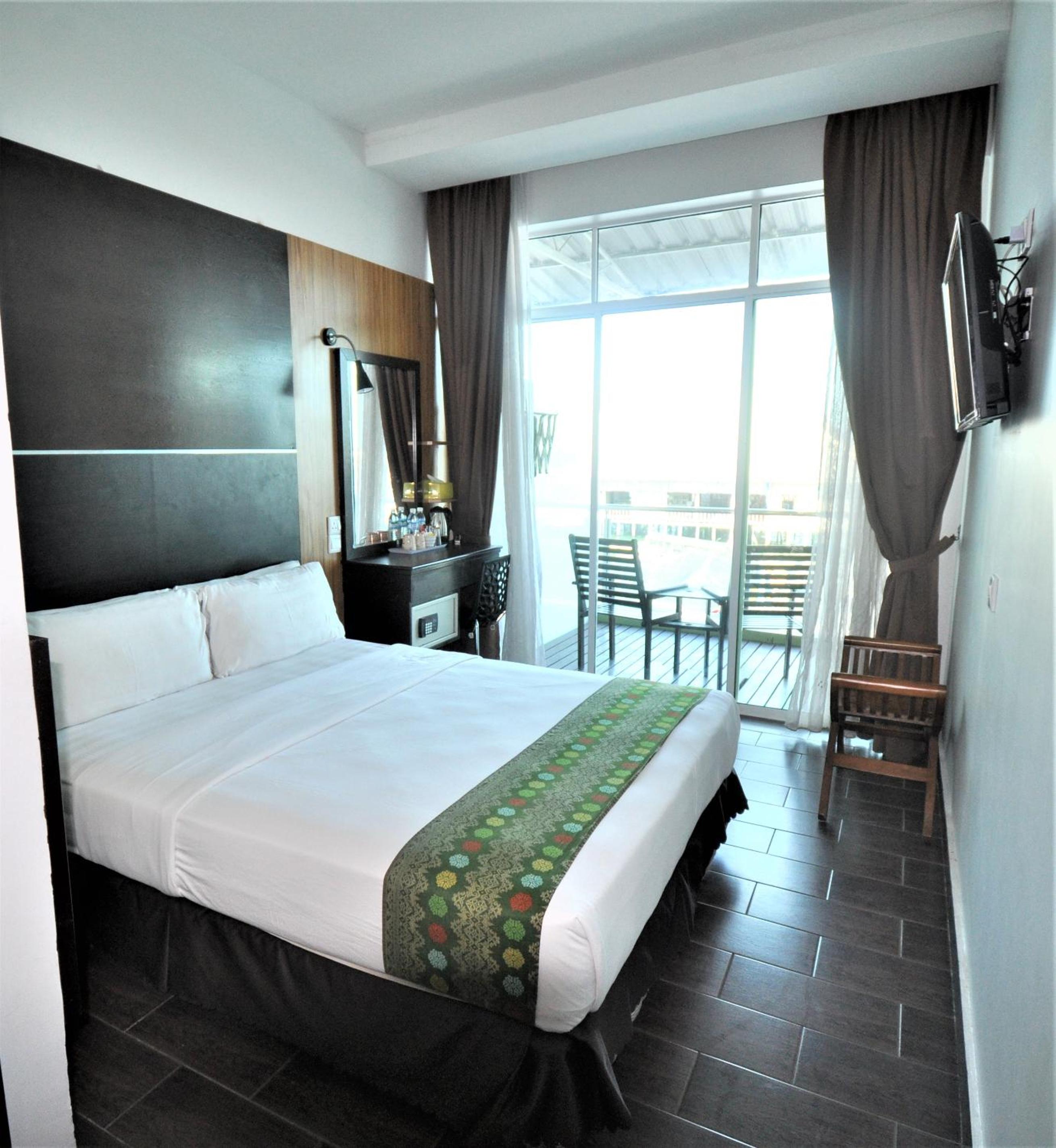 Queen Room with Sea View photo 3