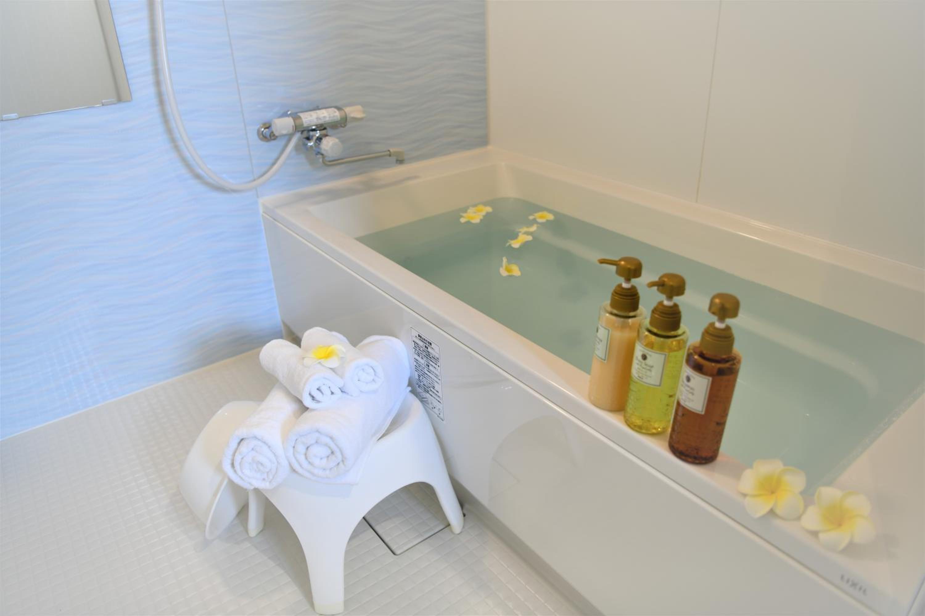 Twin Room with Extra Bed - Photo 6